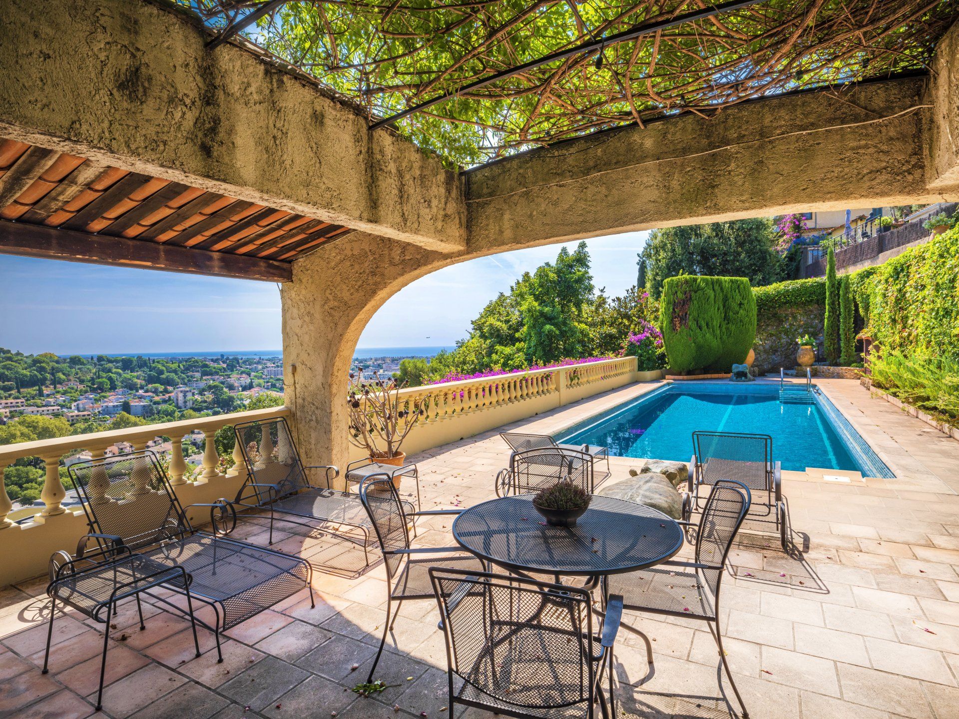 بيت في Cagnes-sur-Mer, Provence-Alpes-Côte d'Azur 10840251