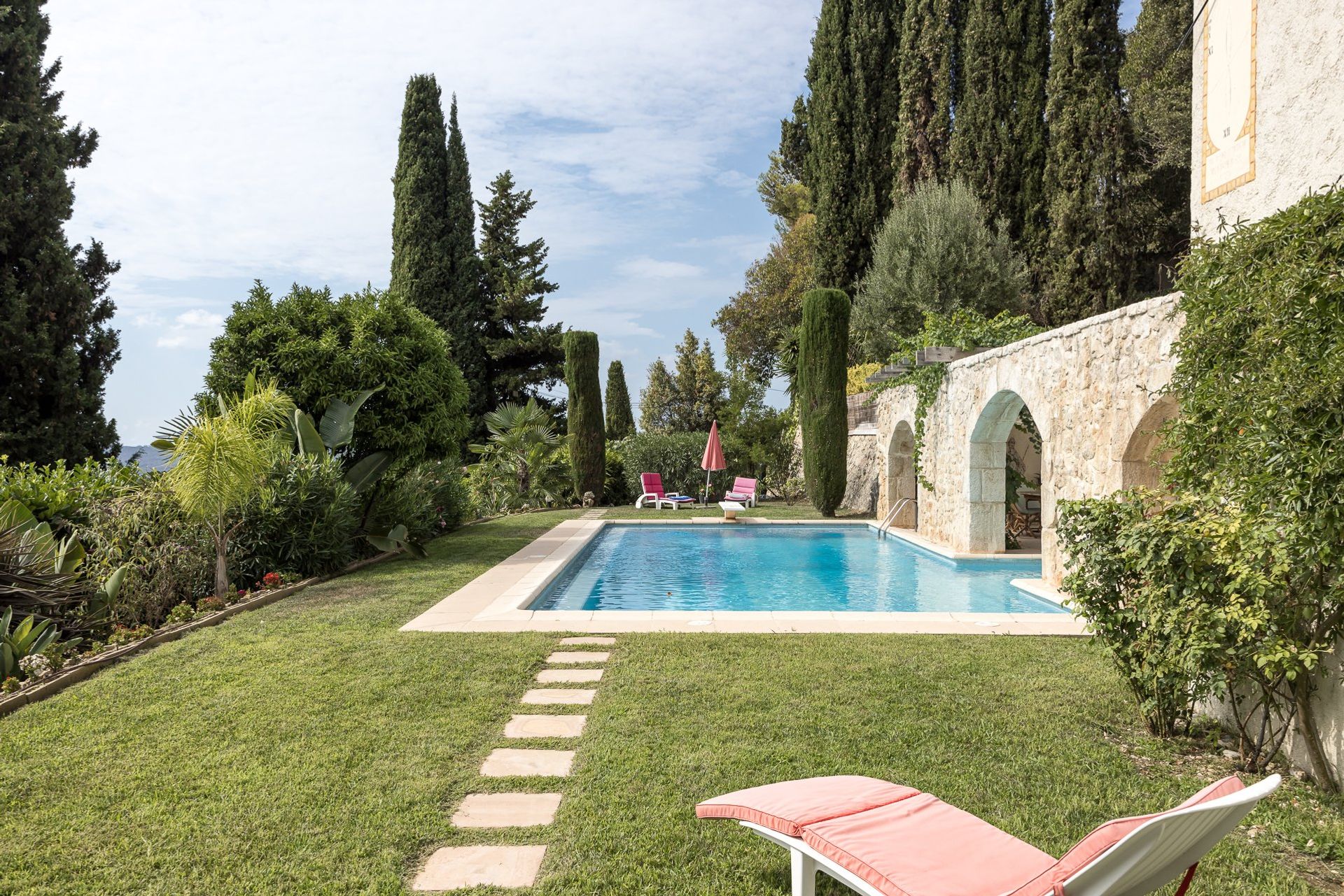 Huis in La Colle-sur-Loup, Provence-Alpes-Côte d'Azur 10840270