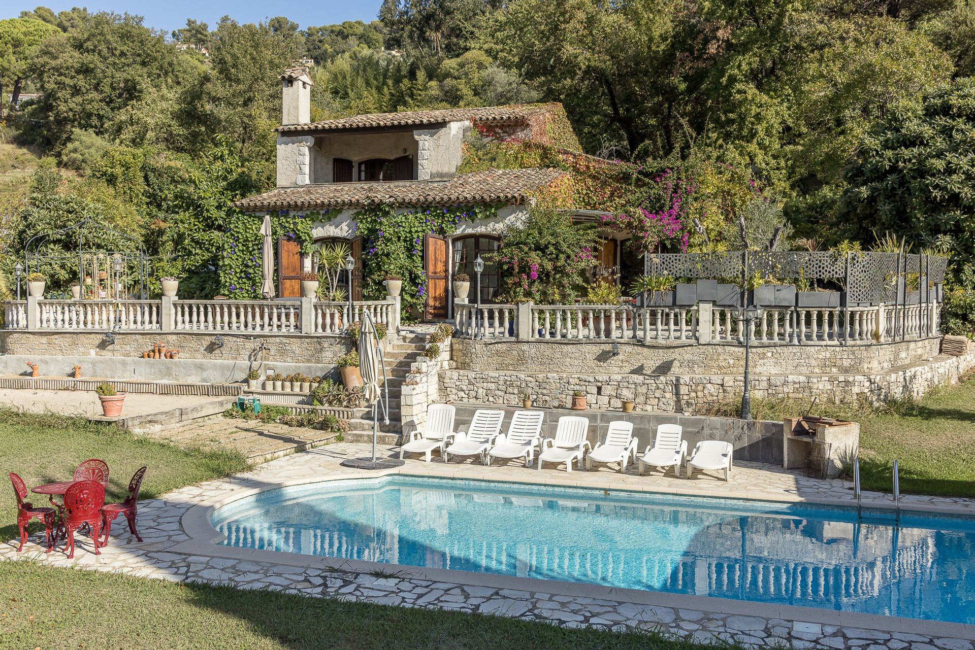 casa no Saint-Paul-de-Vence, Provença-Alpes-Costa Azul 10840275