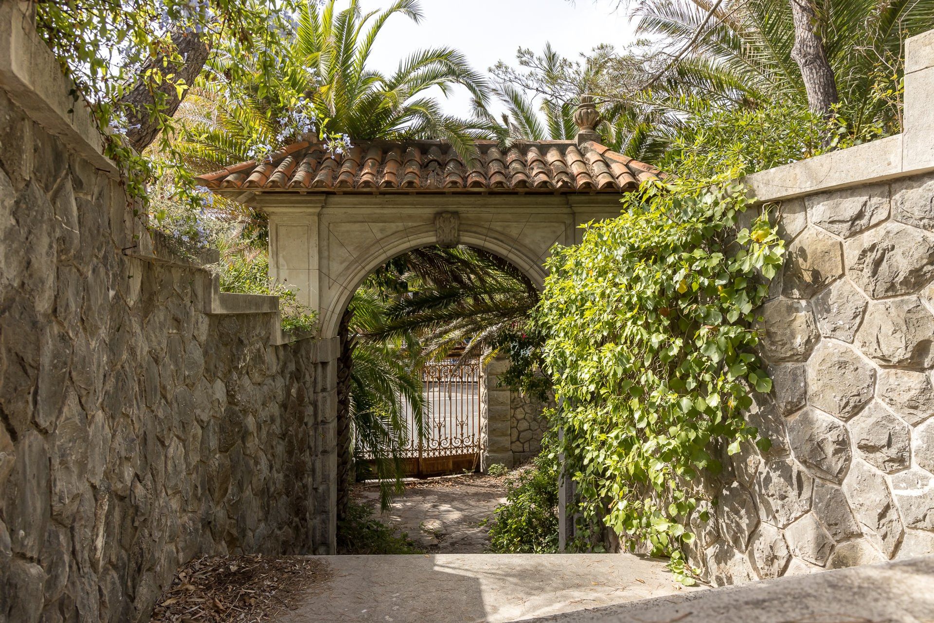 بيت في Saint-Raphaël, Provence-Alpes-Côte d'Azur 10840330