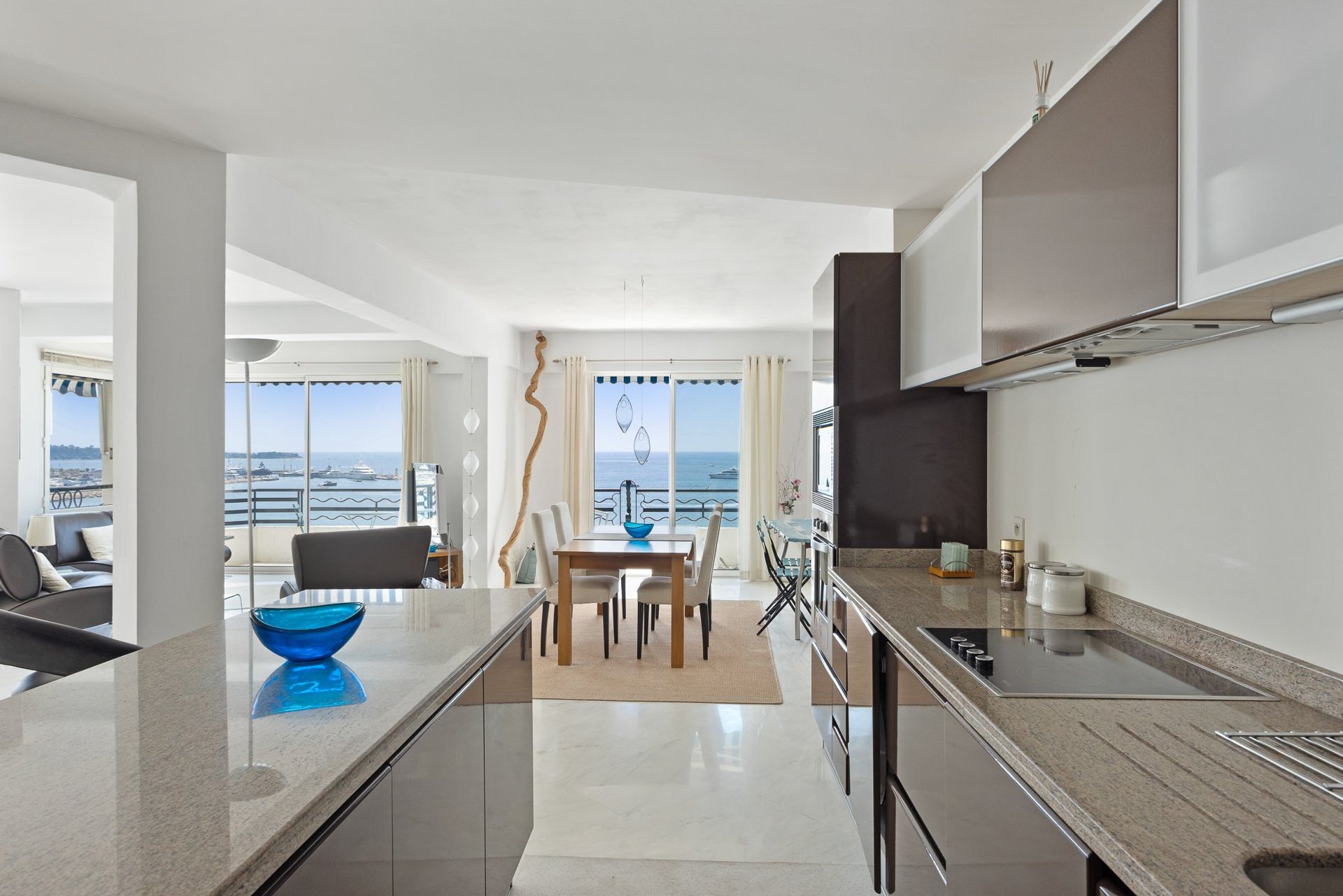 Condominium dans Cannes, Provence-Alpes-Côte d'Azur 10840340