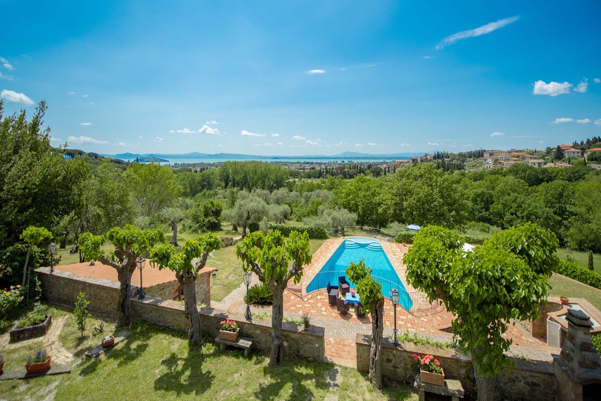 σπίτι σε Tuoro sul Trasimeno, Umbria 10840404