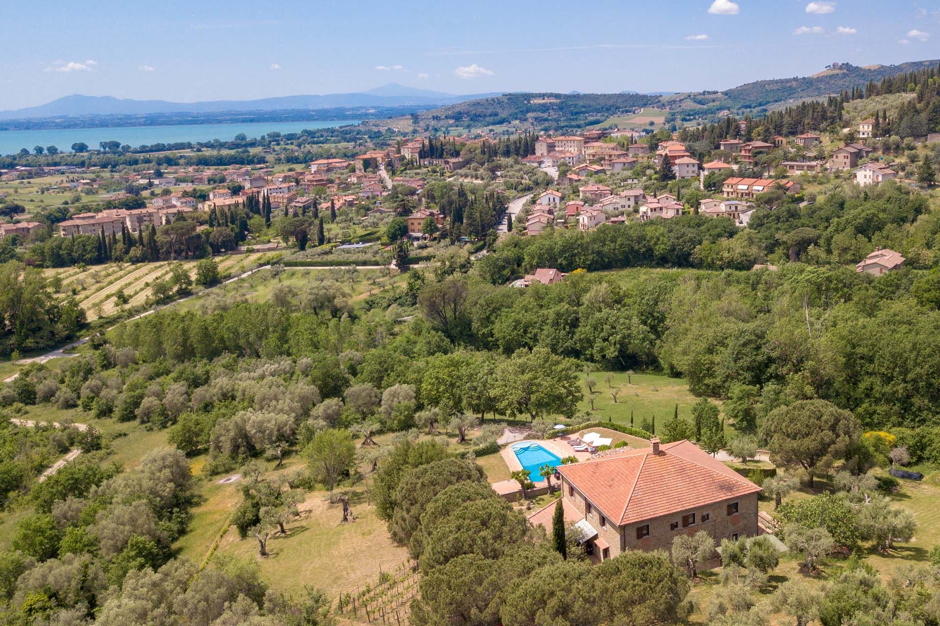 σπίτι σε Tuoro sul Trasimeno, Umbria 10840404