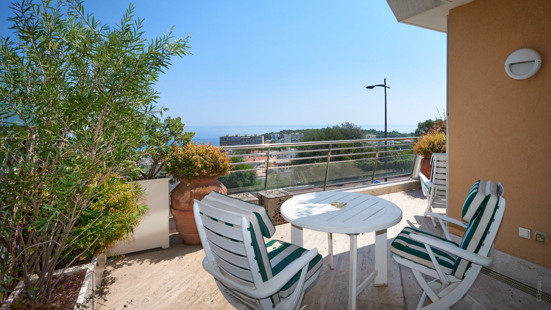 Condominio nel Roquebrune, Provenza-Alpi-Costa Azzurra 10840448