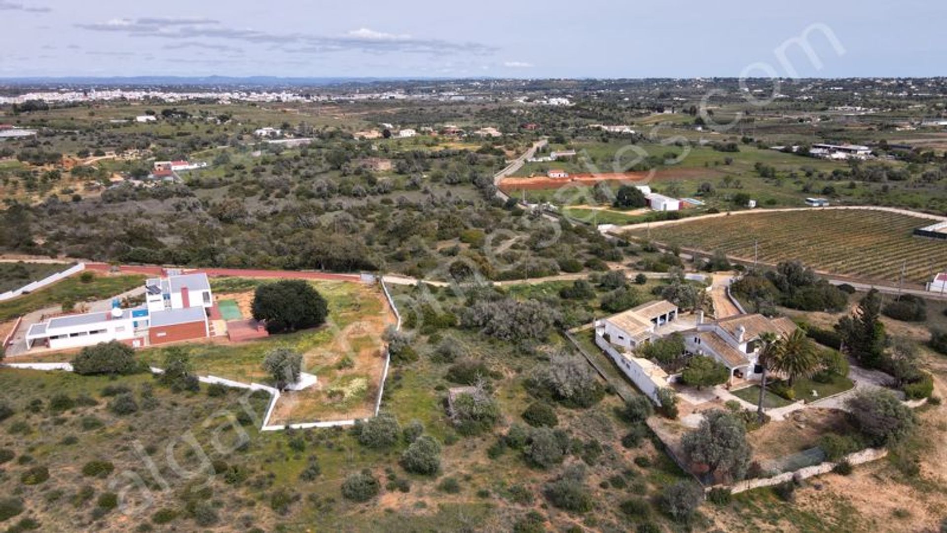 Land in , Faro District 10840777