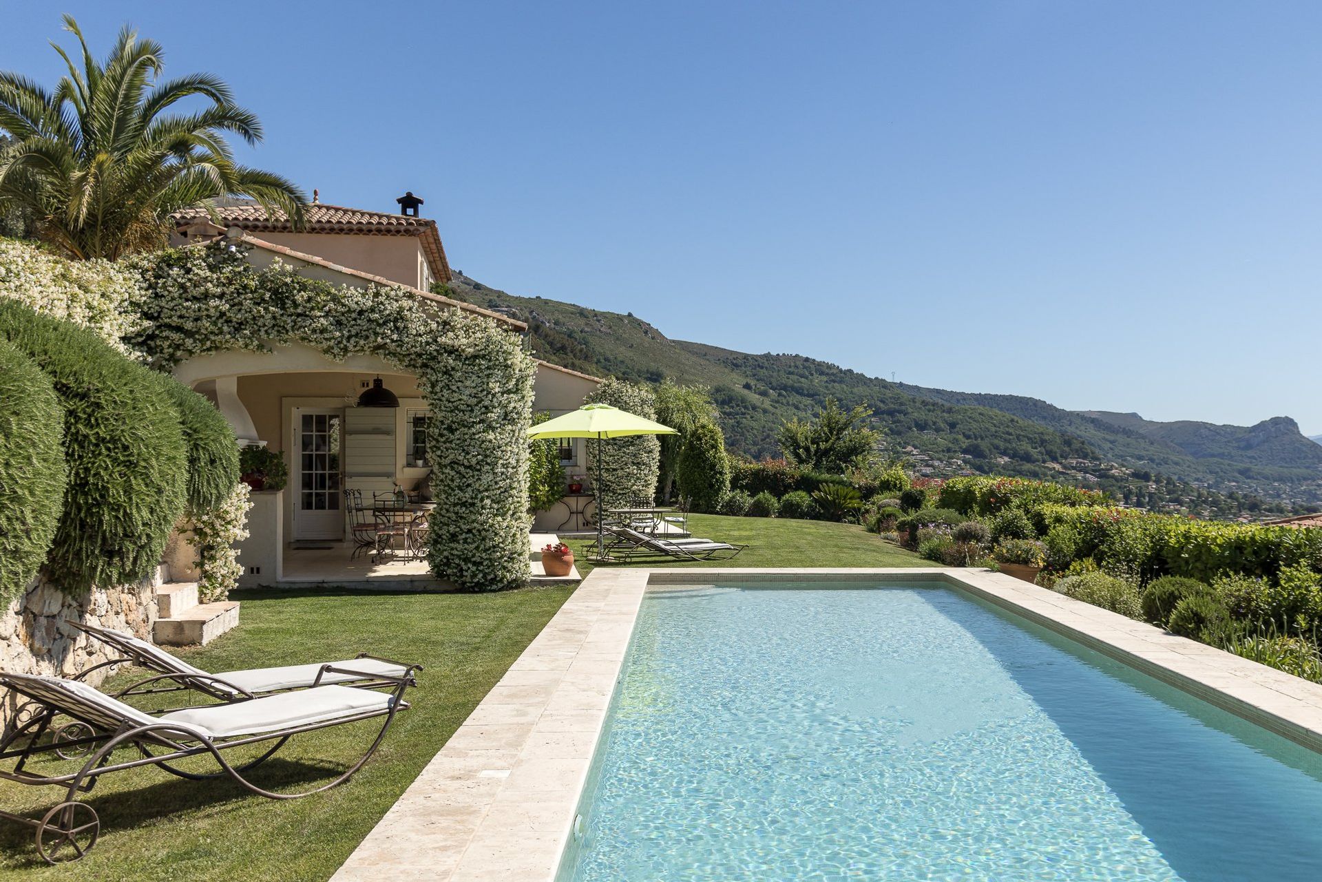 casa en Tourrettes-sur-Loup, Provenza-Alpes-Costa Azul 10840953