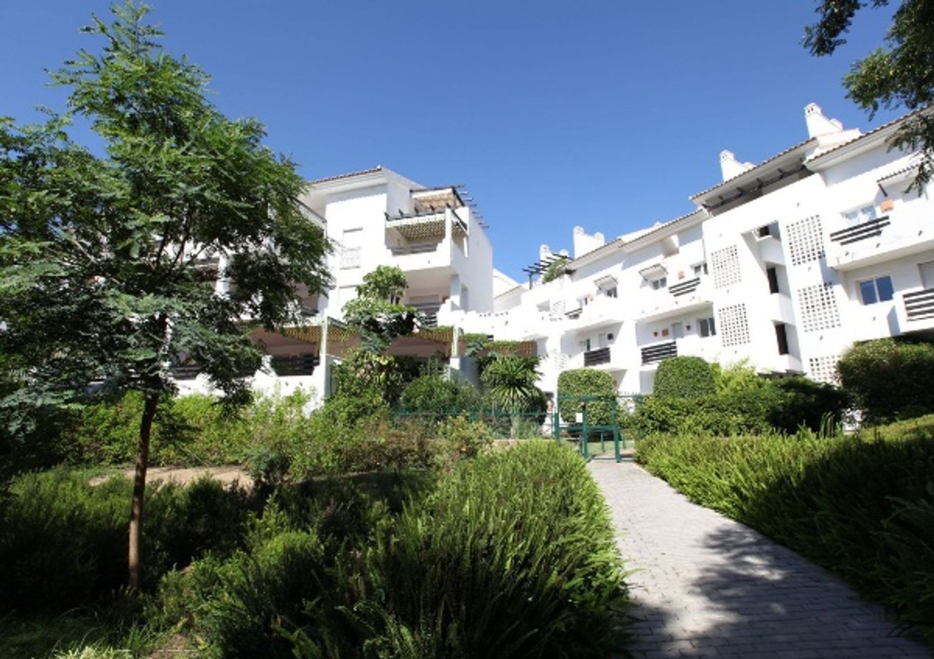 Condominium in Benalmádena, Andalusia 10841159