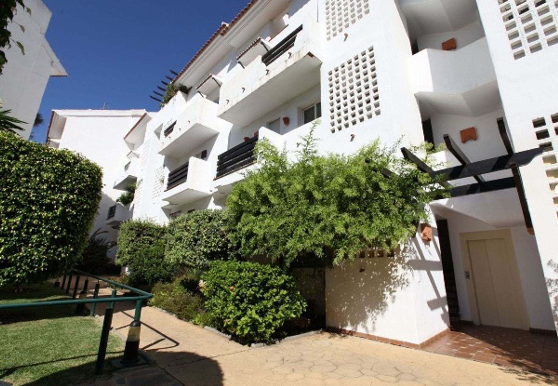 Condominium in Benalmádena, Andalusia 10841159