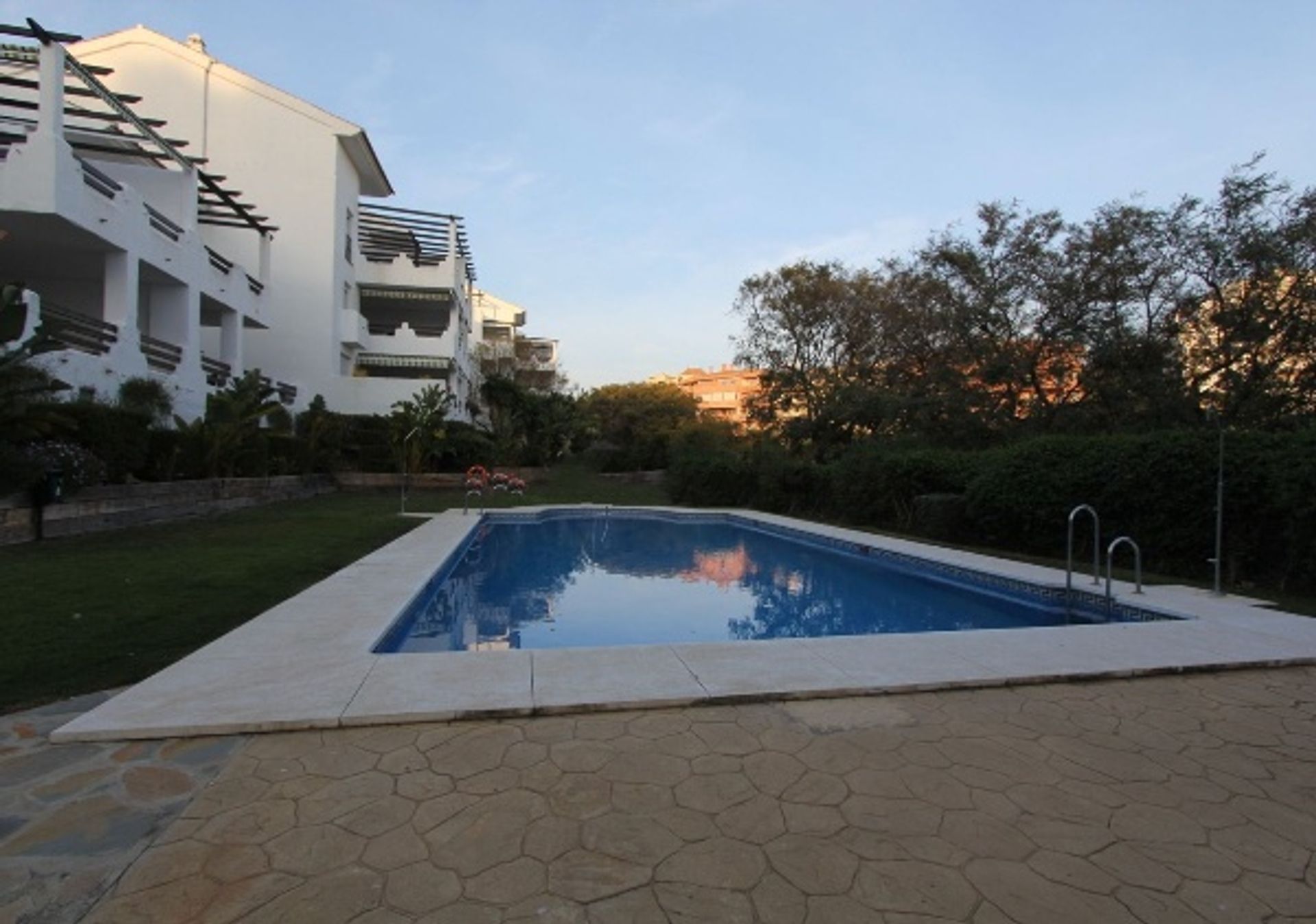 Condominium in Benalmádena, Andalusia 10841159