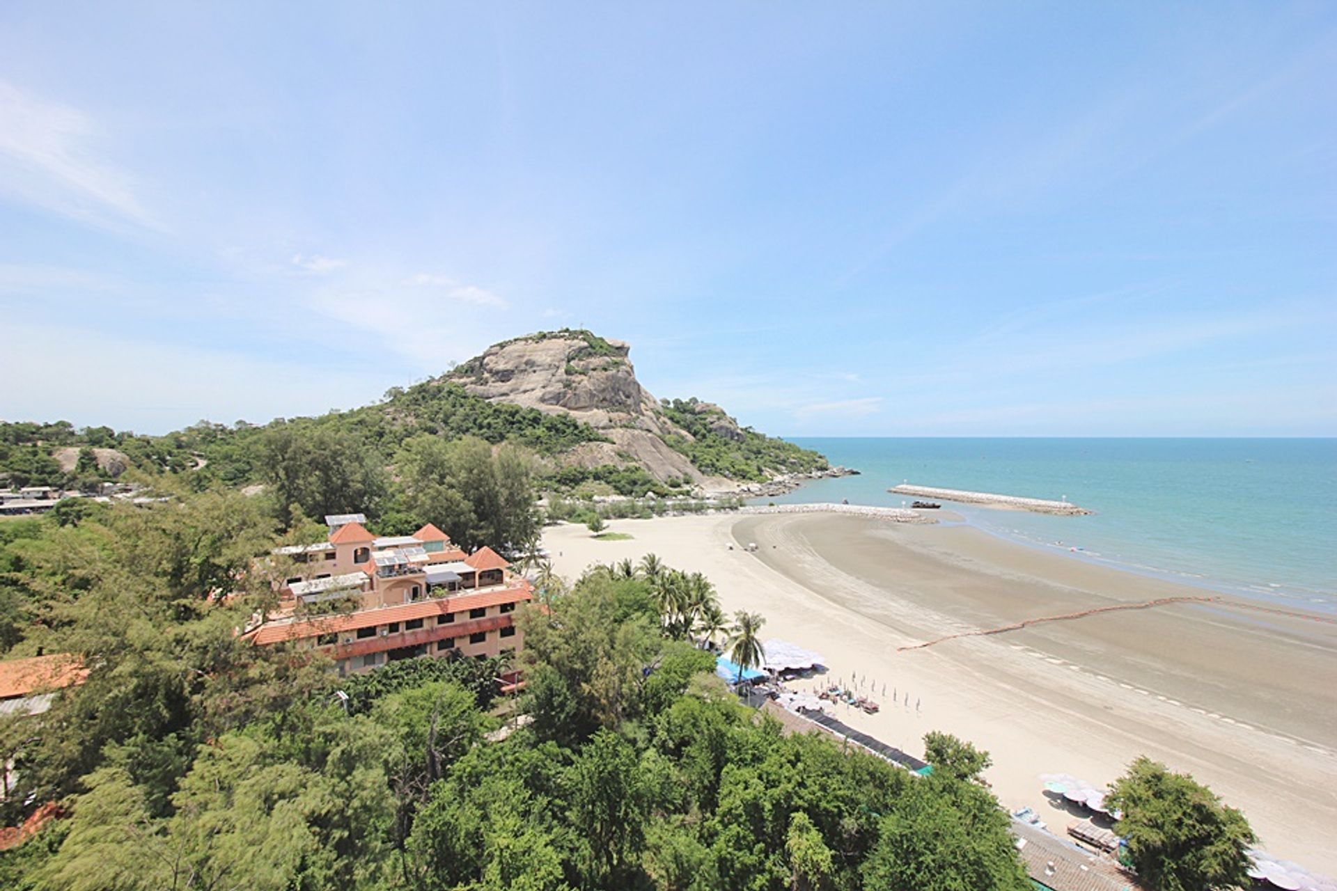 Condominium in Tambon Nong Kae, Chang Wat Prachuap Khiri Khan 10841985