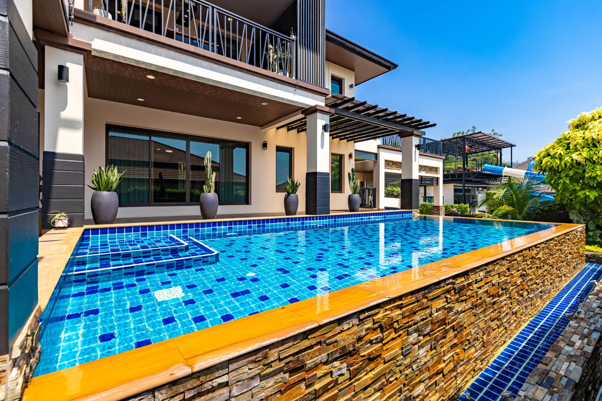 Hus i Tambon Hua Hin, Chang Wat Prachuap Khiri Khan 10842031