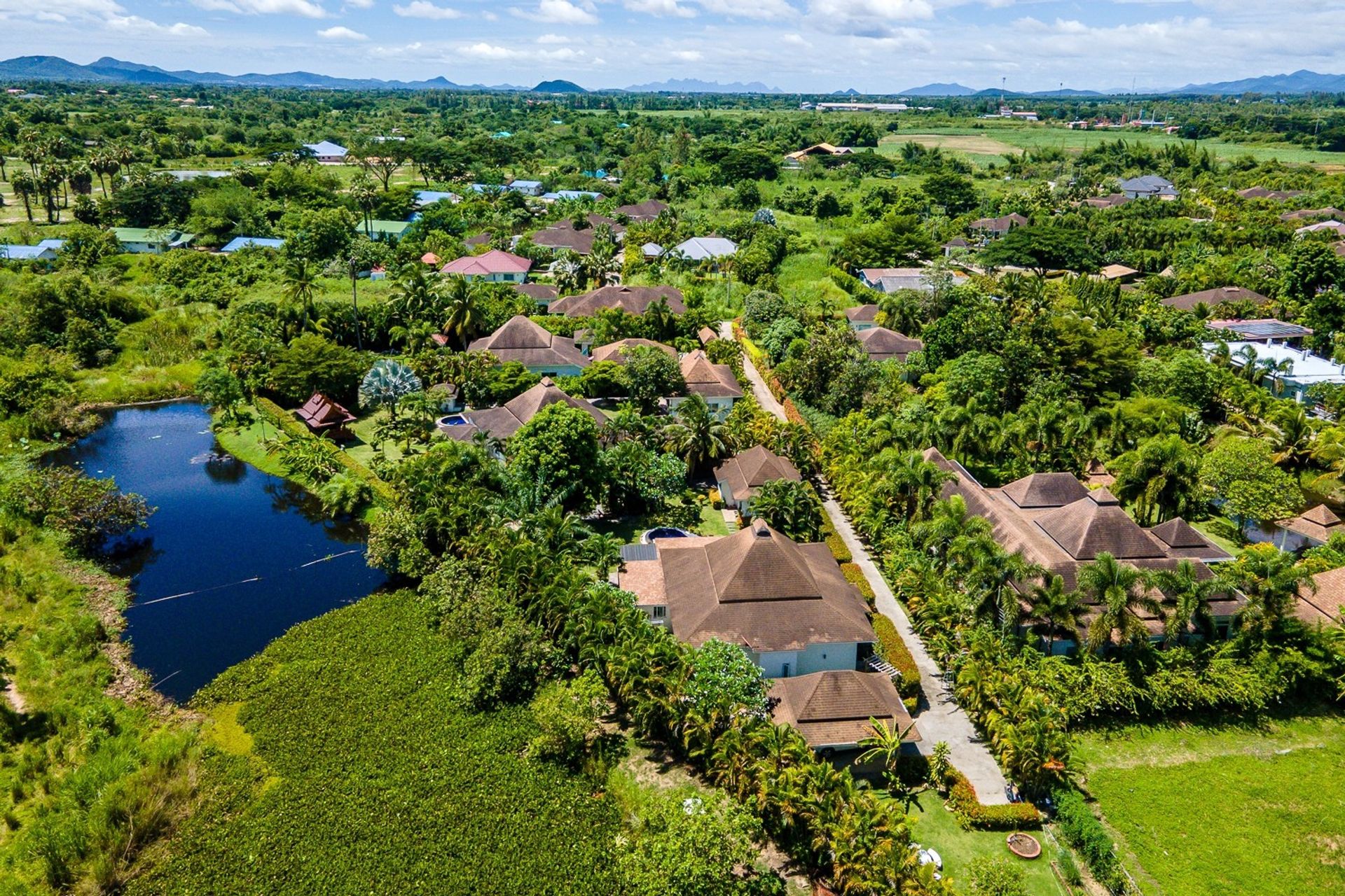 Dom w Tambon Hin Lek Fai, Chang Wat Prachuap Khiri Khan 10842161