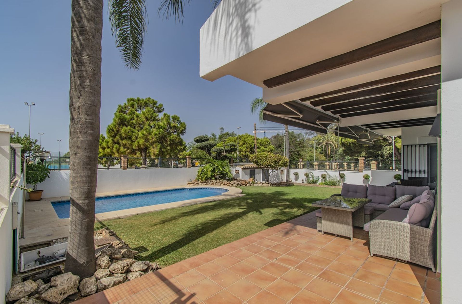 House in Marbella, Andalusia 10842543