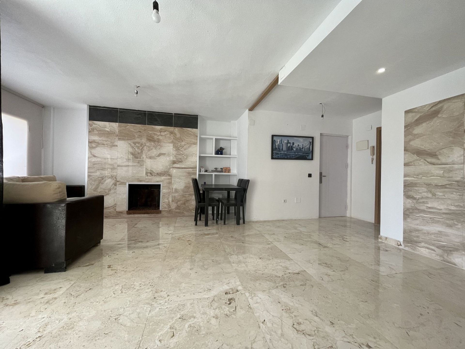 Condominium in Estepona, Andalusia 10842581