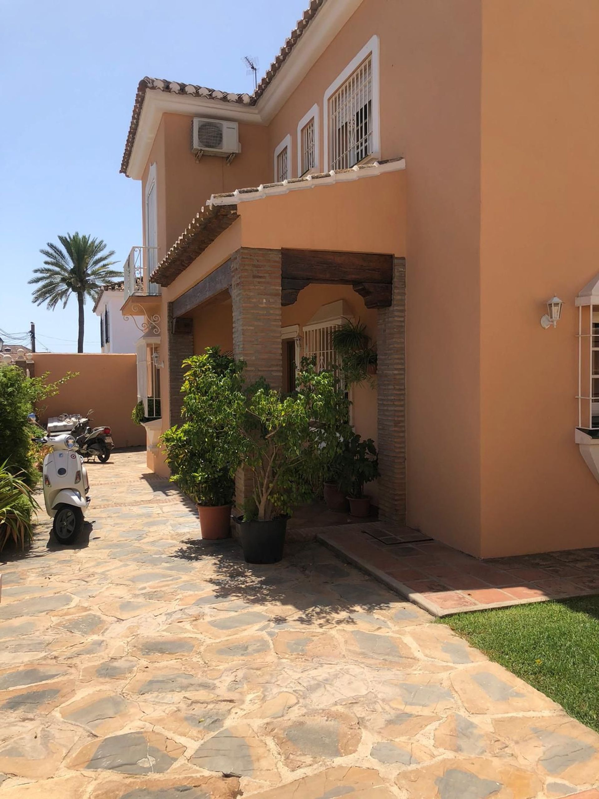 Huis in Fuengirola, Andalucía 10842662