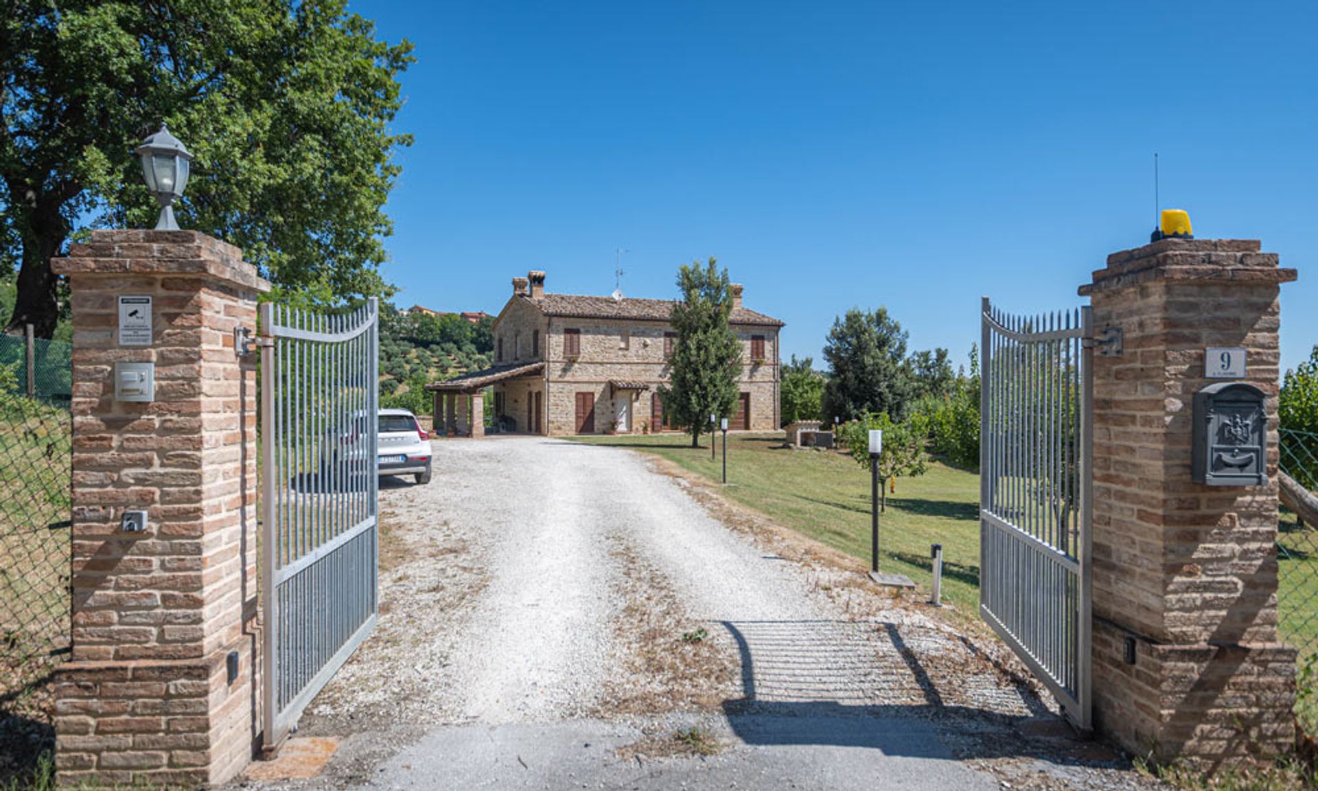 Hus i Cingoli, Marche 10842724