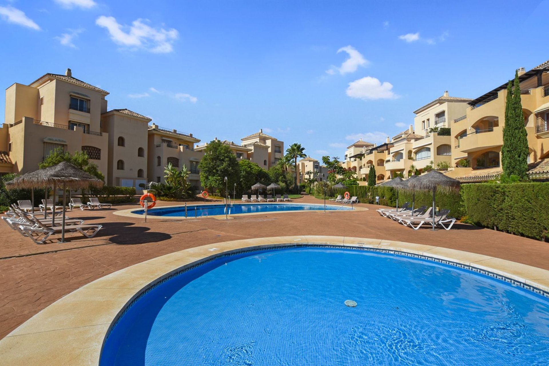 Condominium in Marbella, Andalucía 10842957