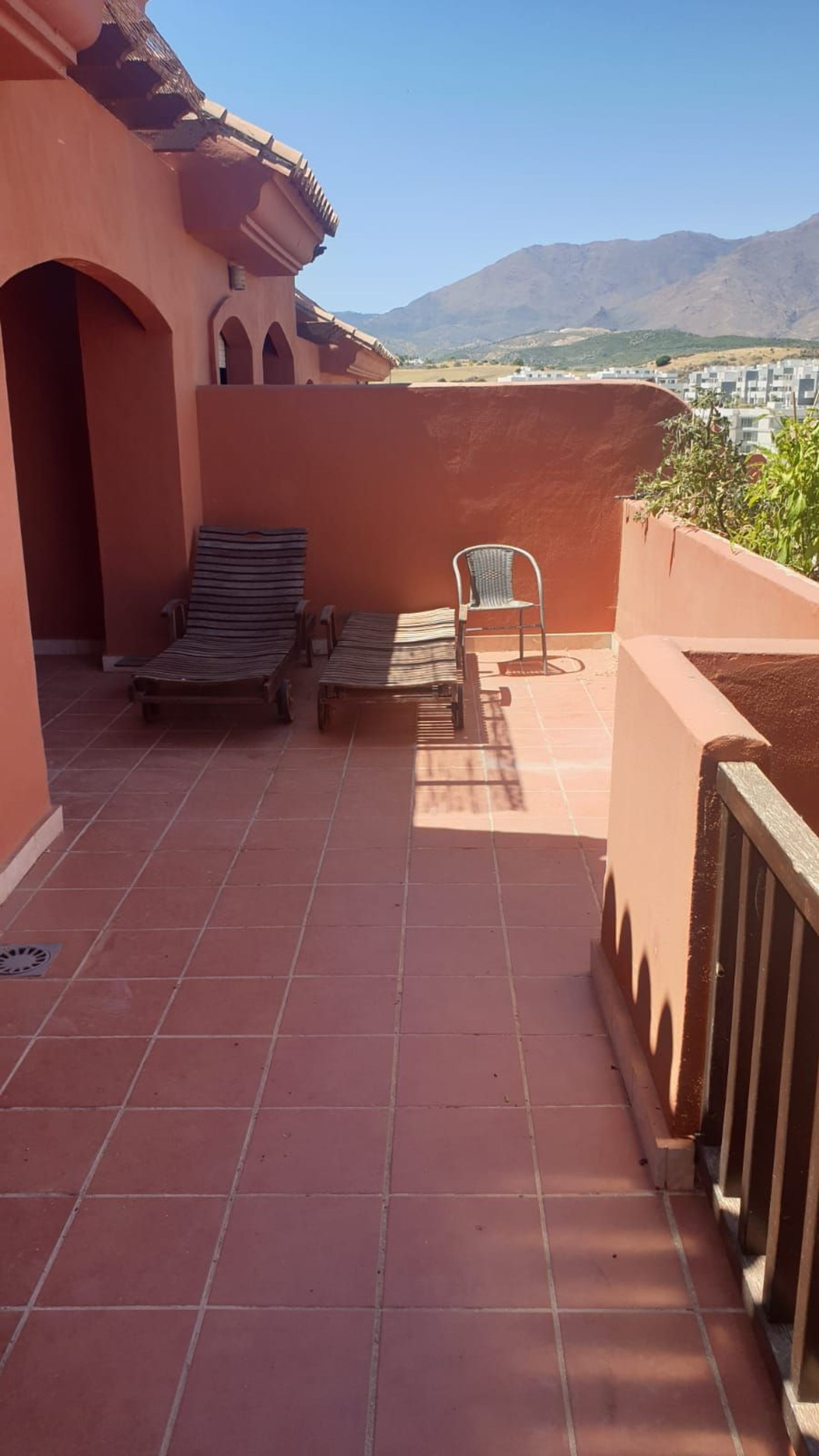 Condominium dans Estepona, Andalousie 10843026