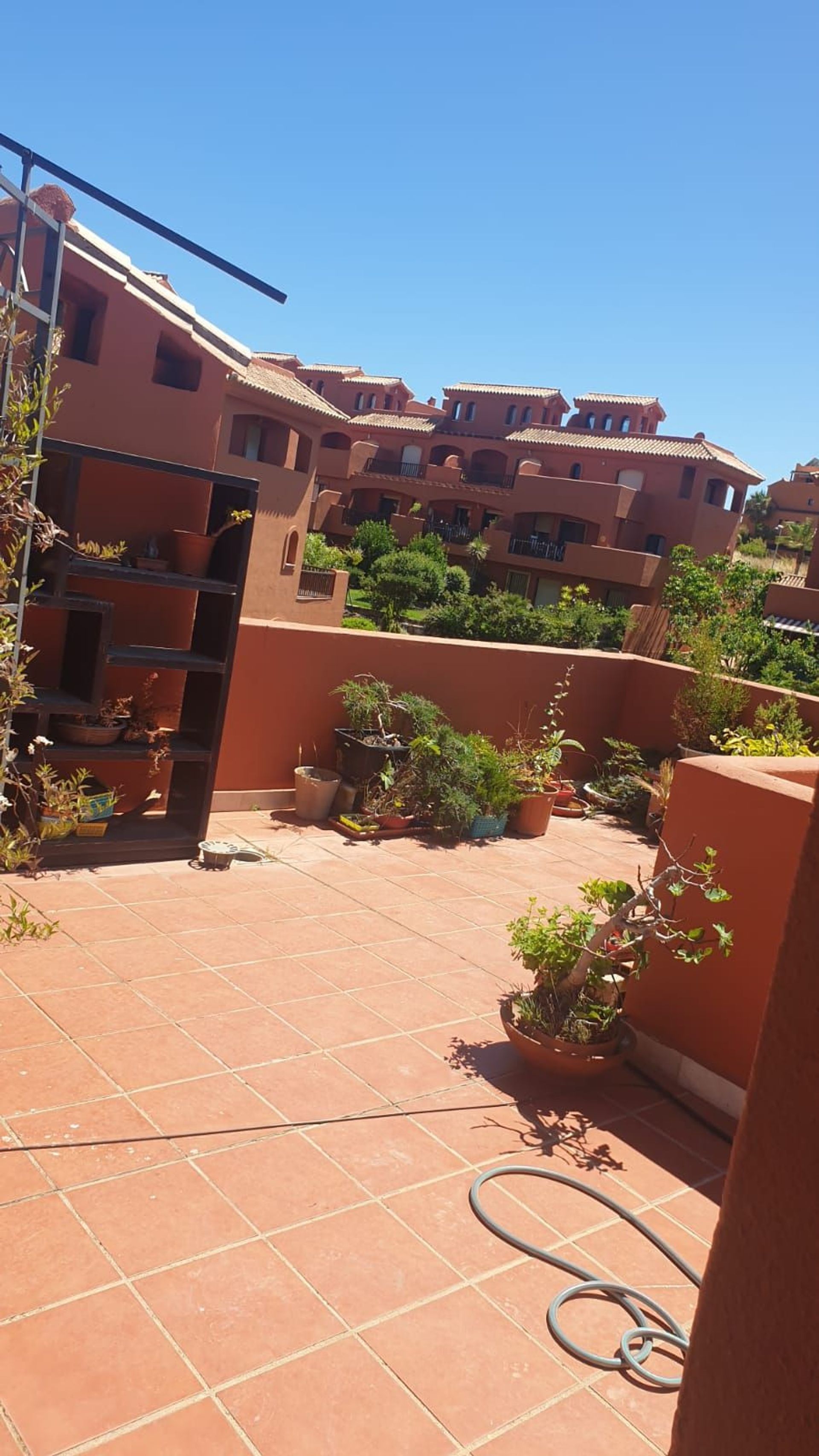 Condominium dans Estepona, Andalusia 10843026