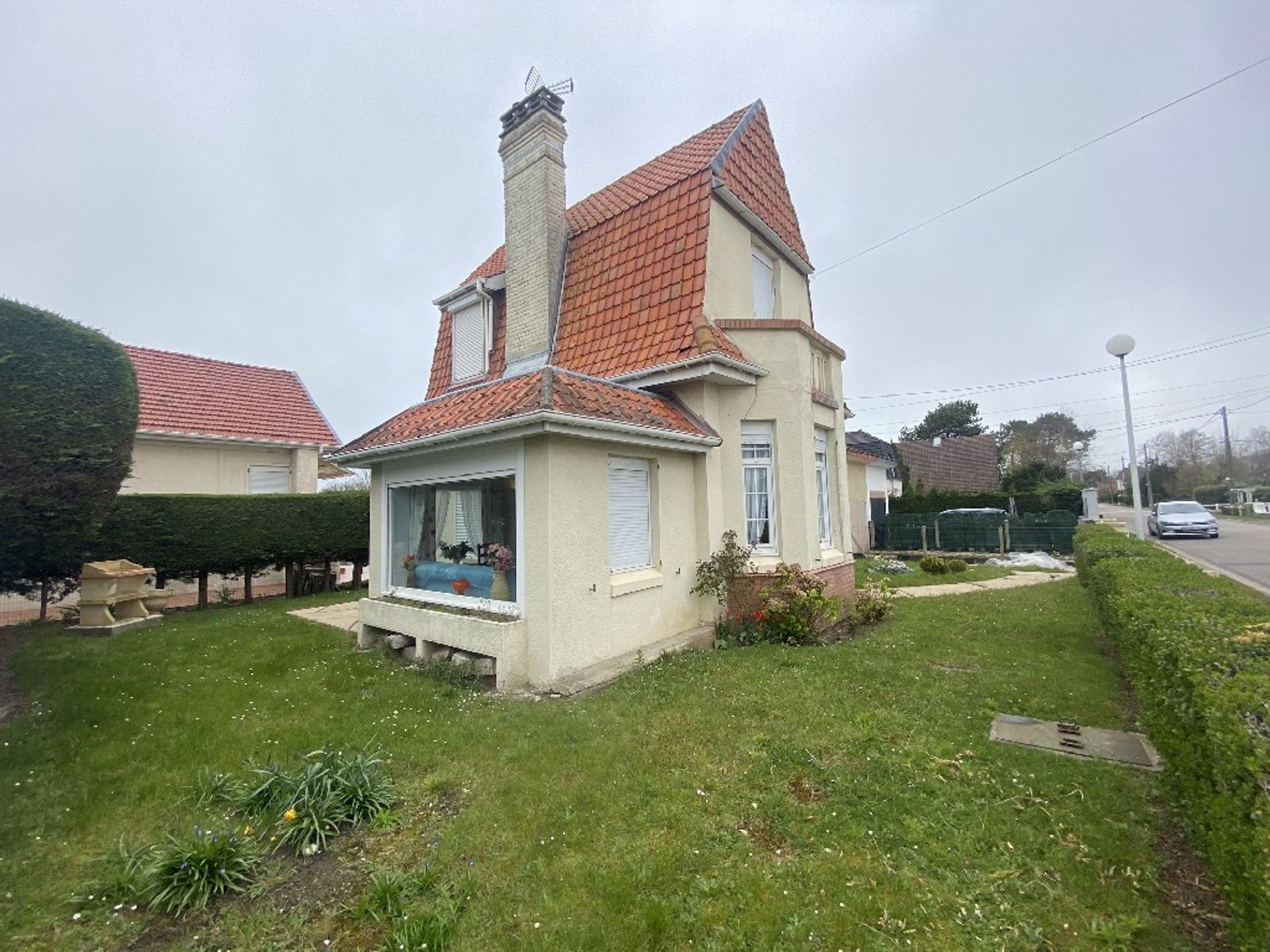 Kommerziell im Cucq, Hauts-de-France 10843490