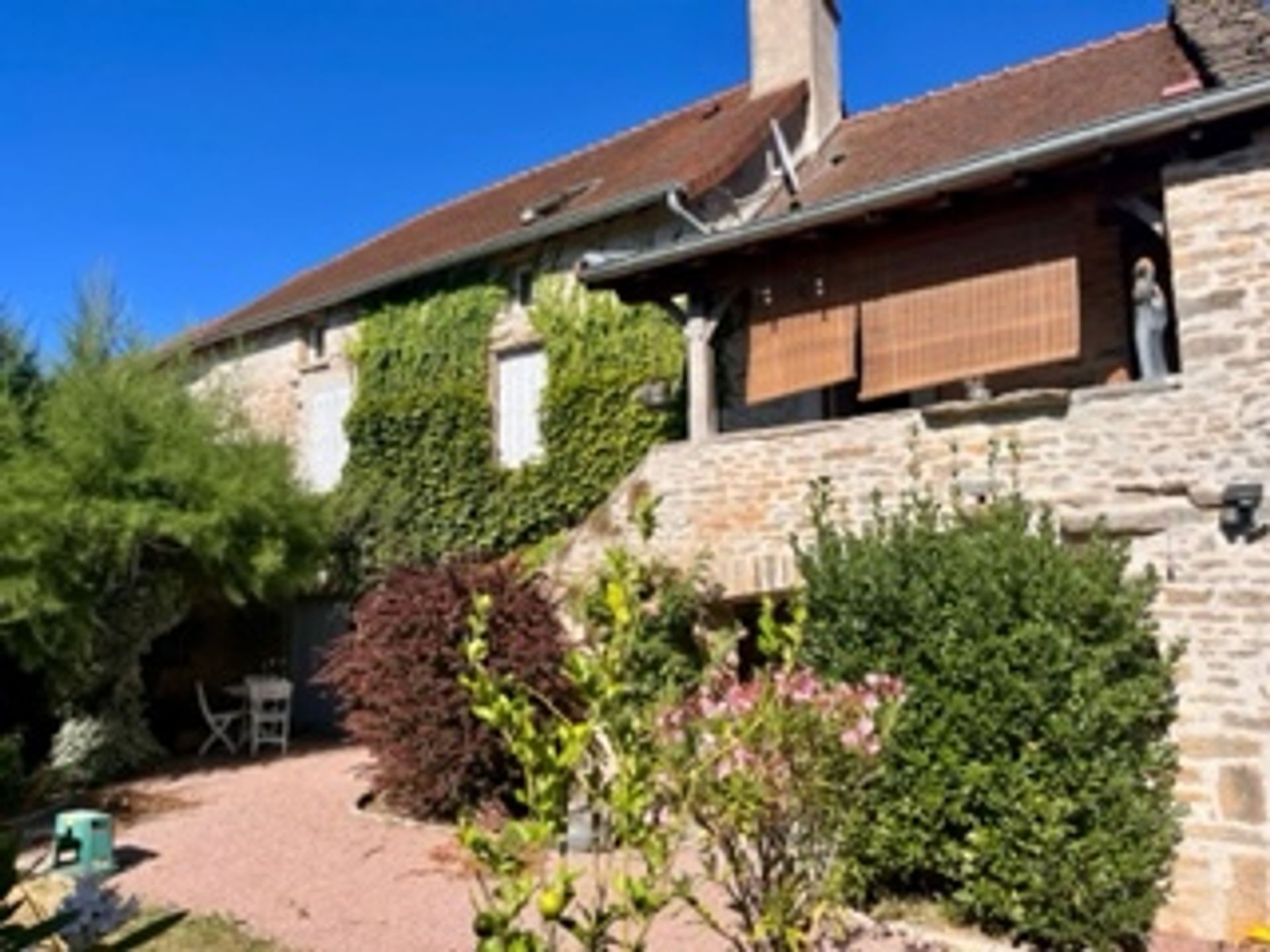 σπίτι σε Saint-Clément-sur-Guye, Bourgogne-Franche-Comte 10843803