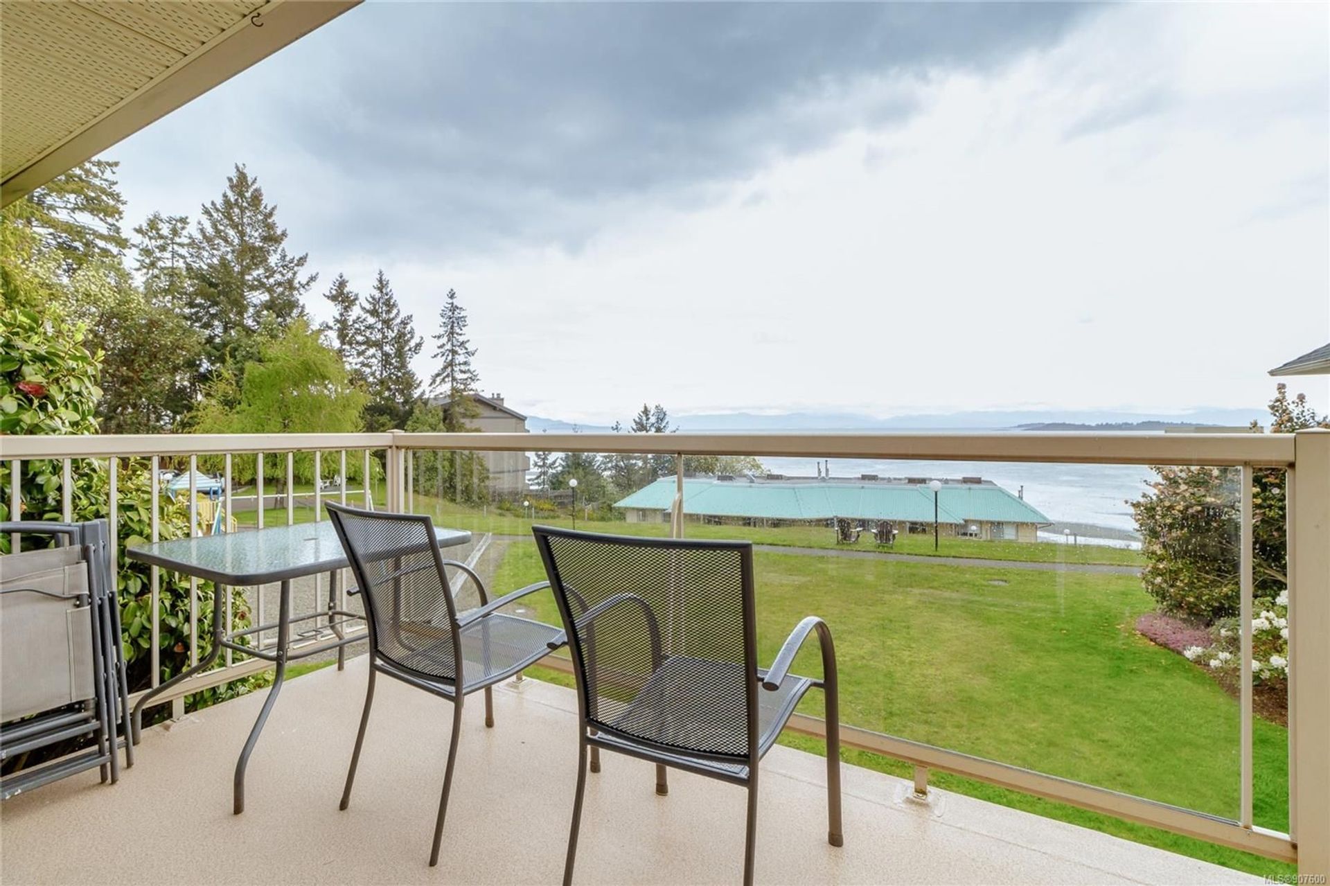 Condominium in Parksville, British Columbia 10843882