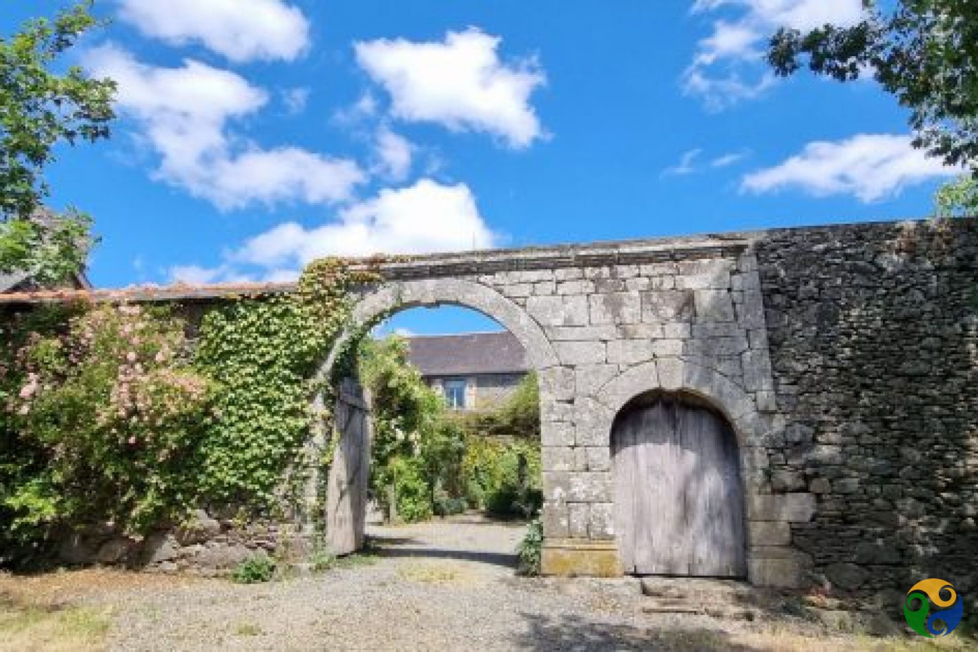 Huis in Le Mené, Brittany 10843940