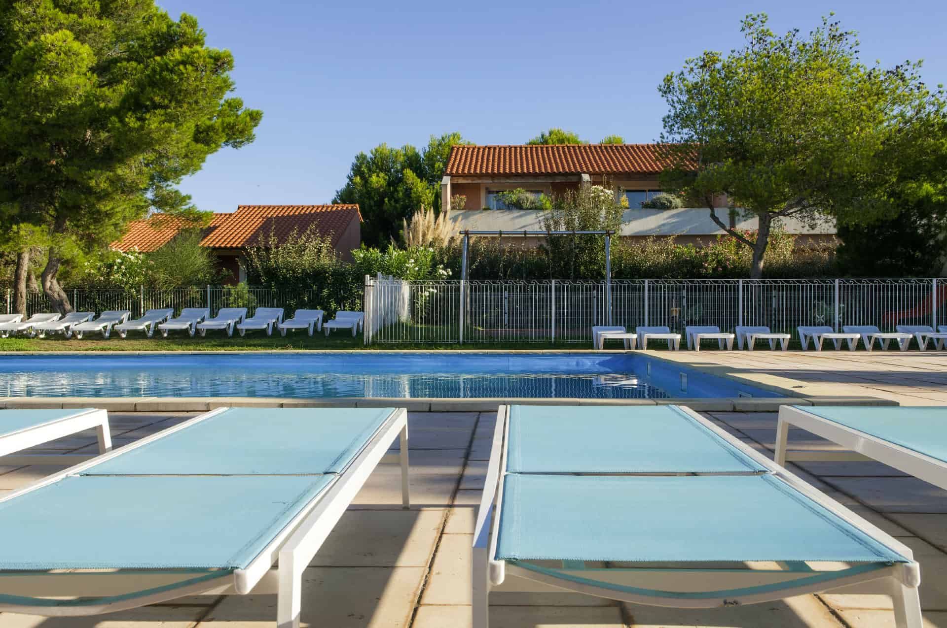 Condominium in Carro, Provence-Alpes-Côte d'Azur 10843943