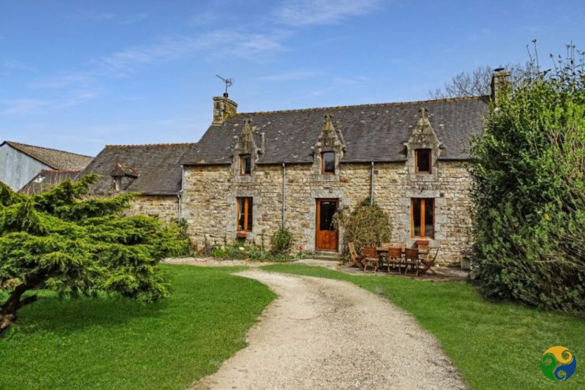 Rumah di Maël-Pestivien, Brittany 10844042