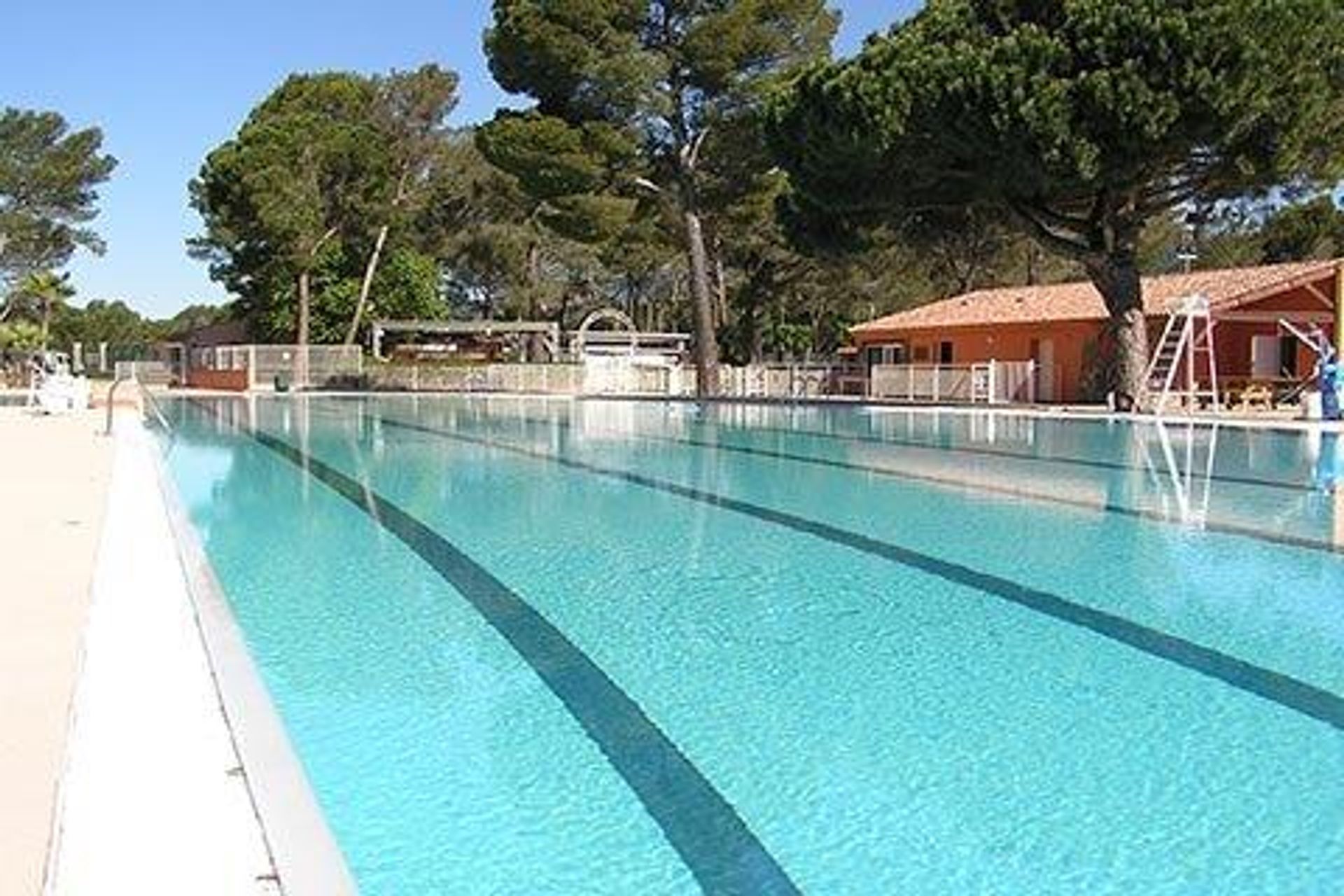 Huis in Bagnols-en-Foret, Provence-Alpes-Côte d'Azur 10844162