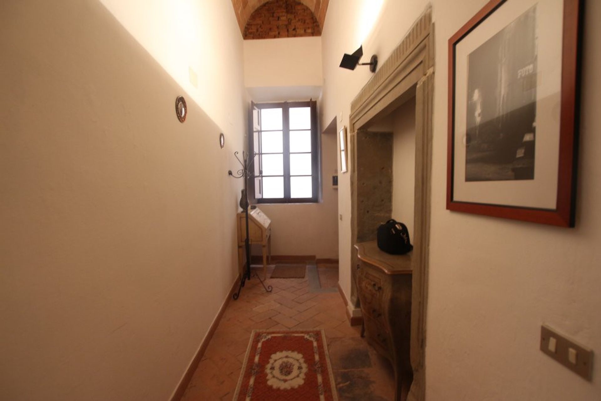 Condominium in Volterra, Tuscany 10844284