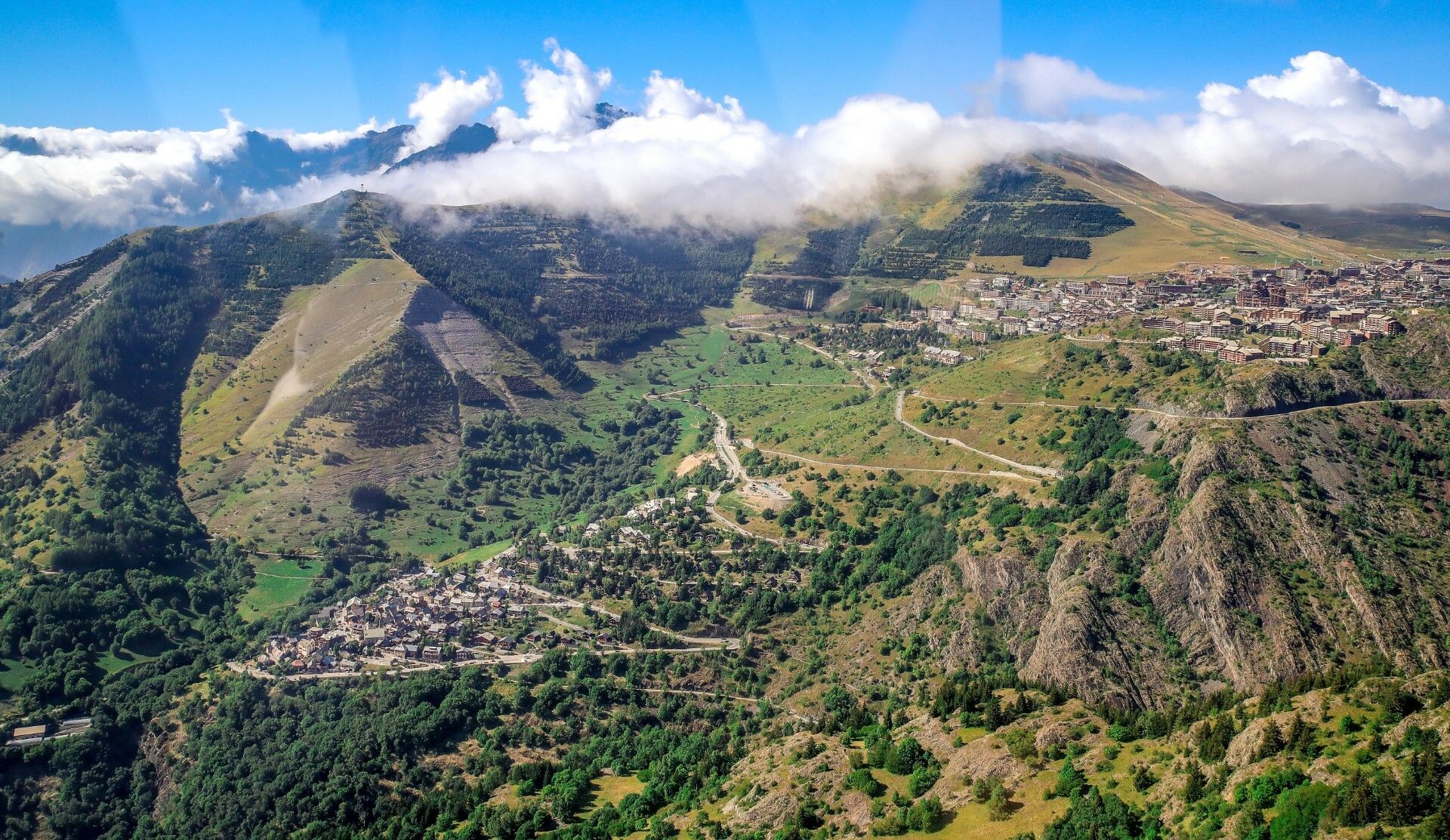 קוֹנדוֹמִינִיוֹן ב Huez, Auvergne-Rhône-Alpes 10844331