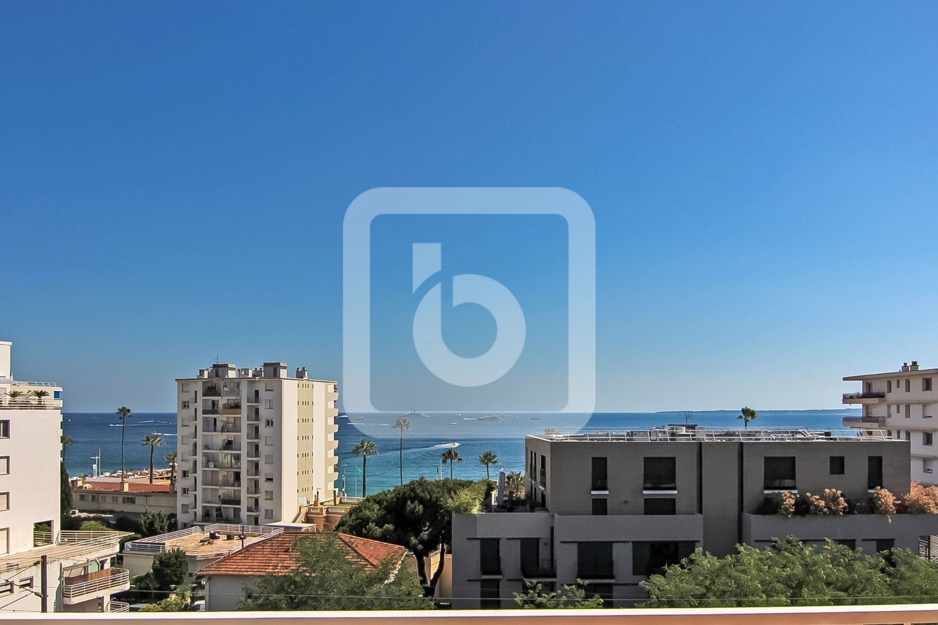 Condominium dans Antibes, Provence-Alpes-Côte d'Azur 10844696