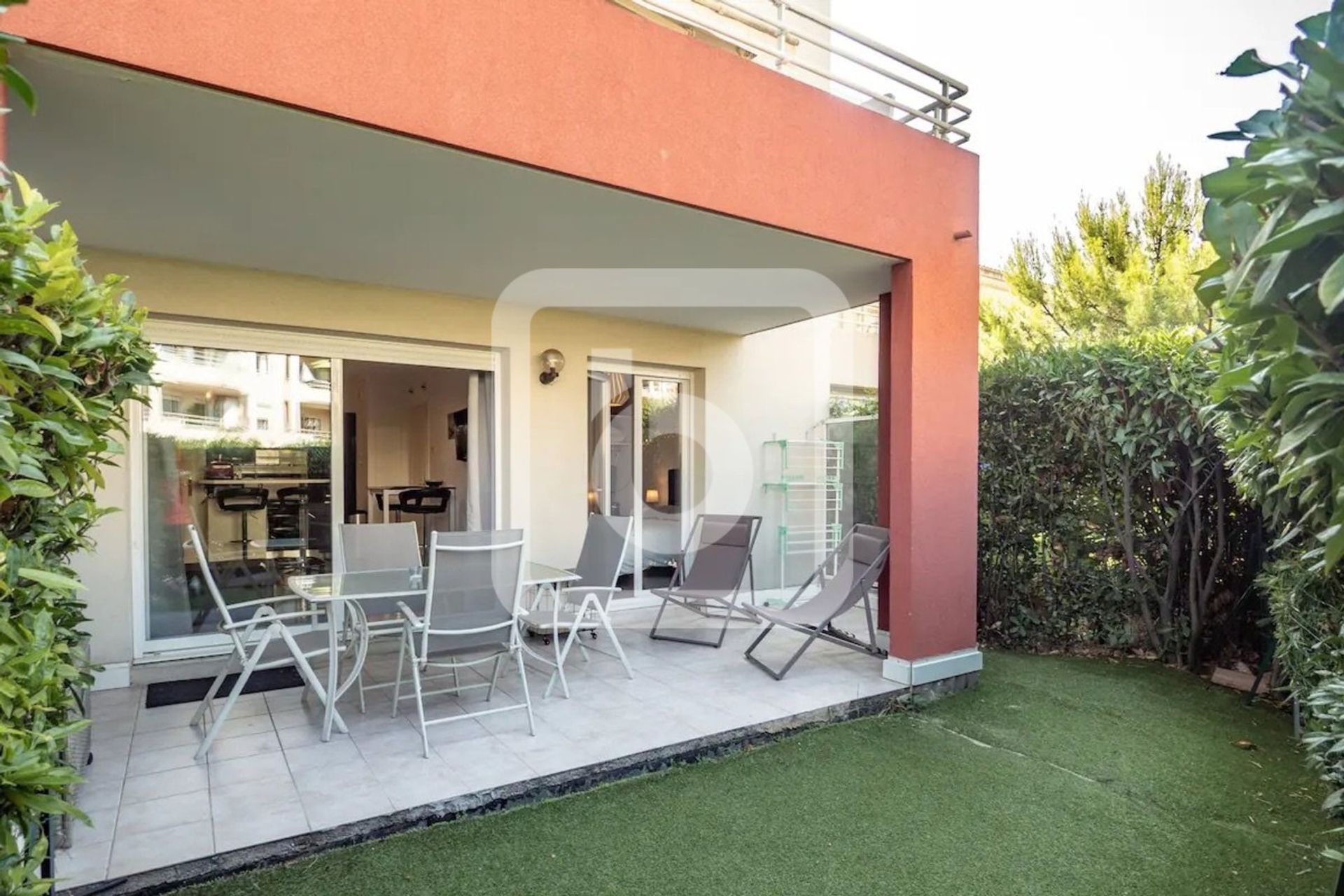 Condominium dans Antibes, Provence-Alpes-Côte d'Azur 10844713