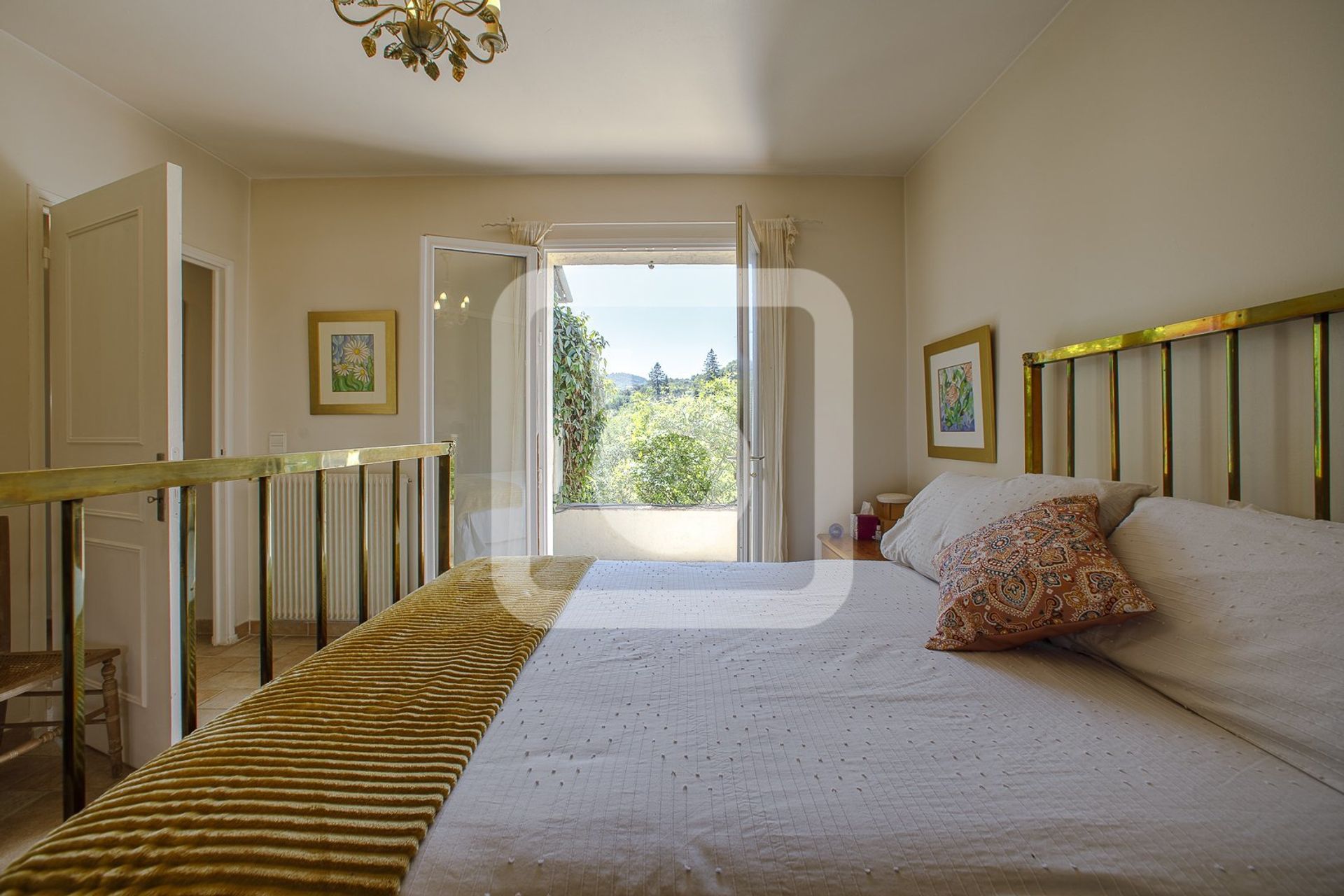 Rumah di Tourrettes-sur-Loup, Provence-Alpes-Côte d'Azur 10844723