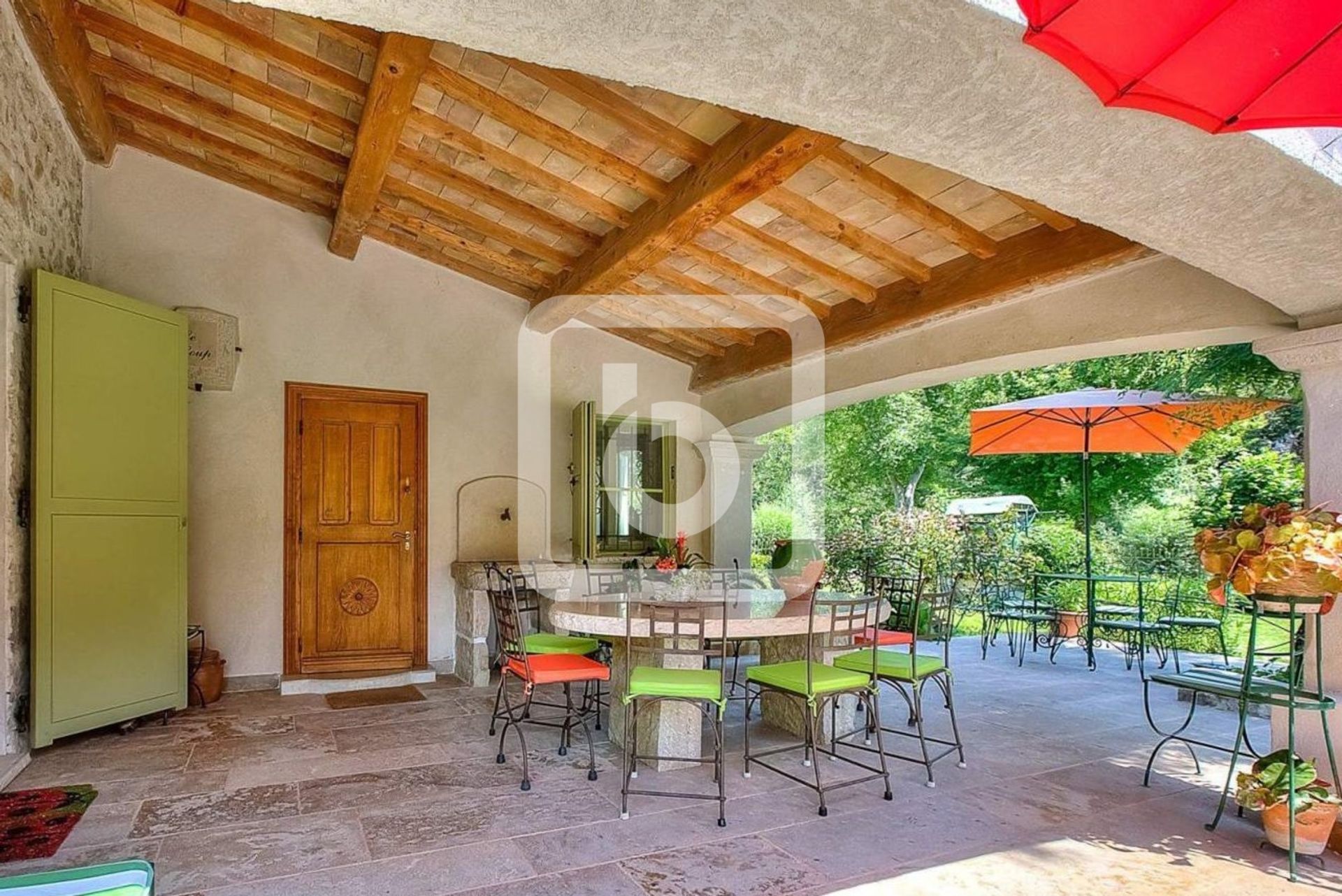 жилой дом в La Colle-sur-Loup, Provence-Alpes-Côte d'Azur 10844726