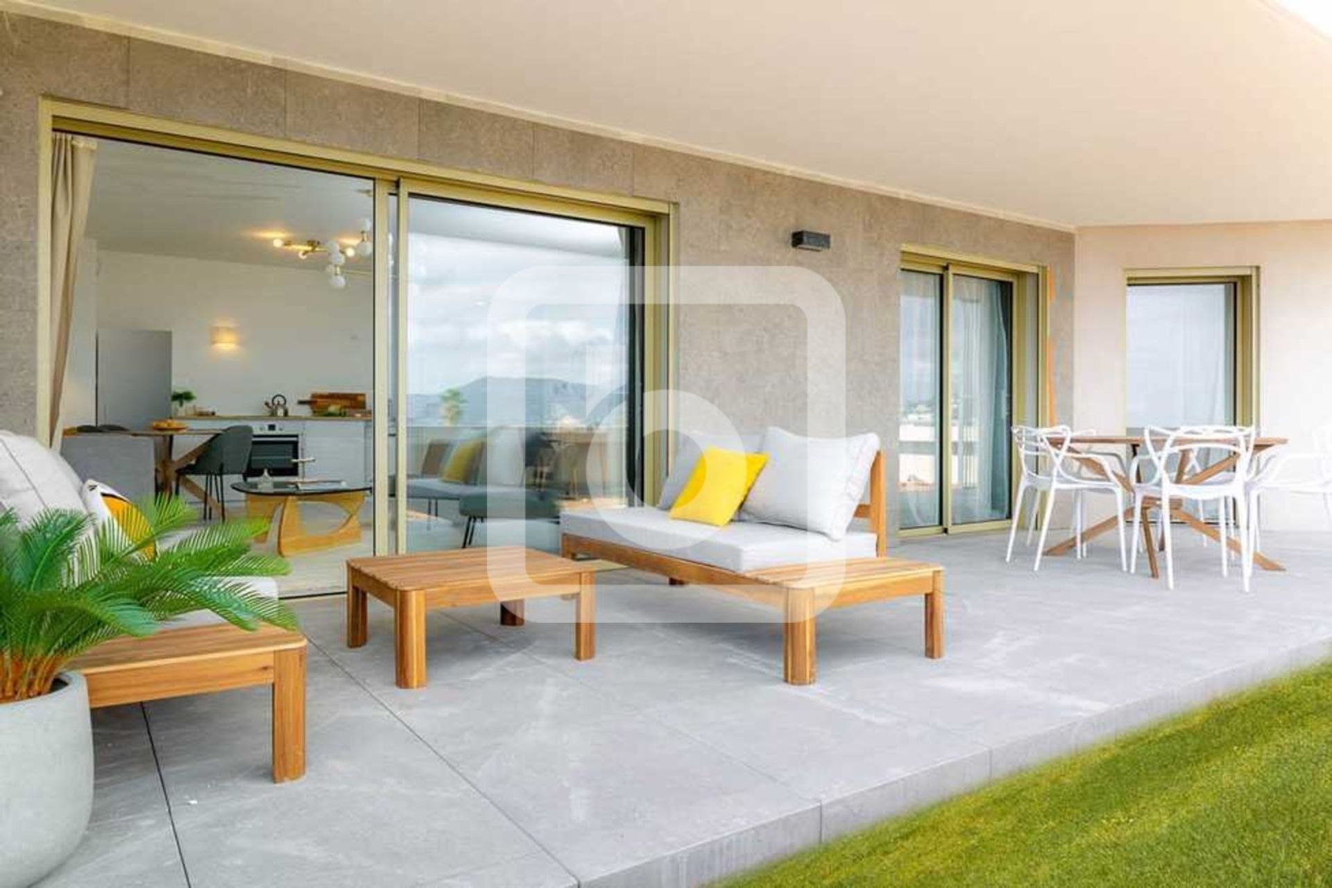 Condominium in Nice, Provence-Alpes-Côte d'Azur 10844748