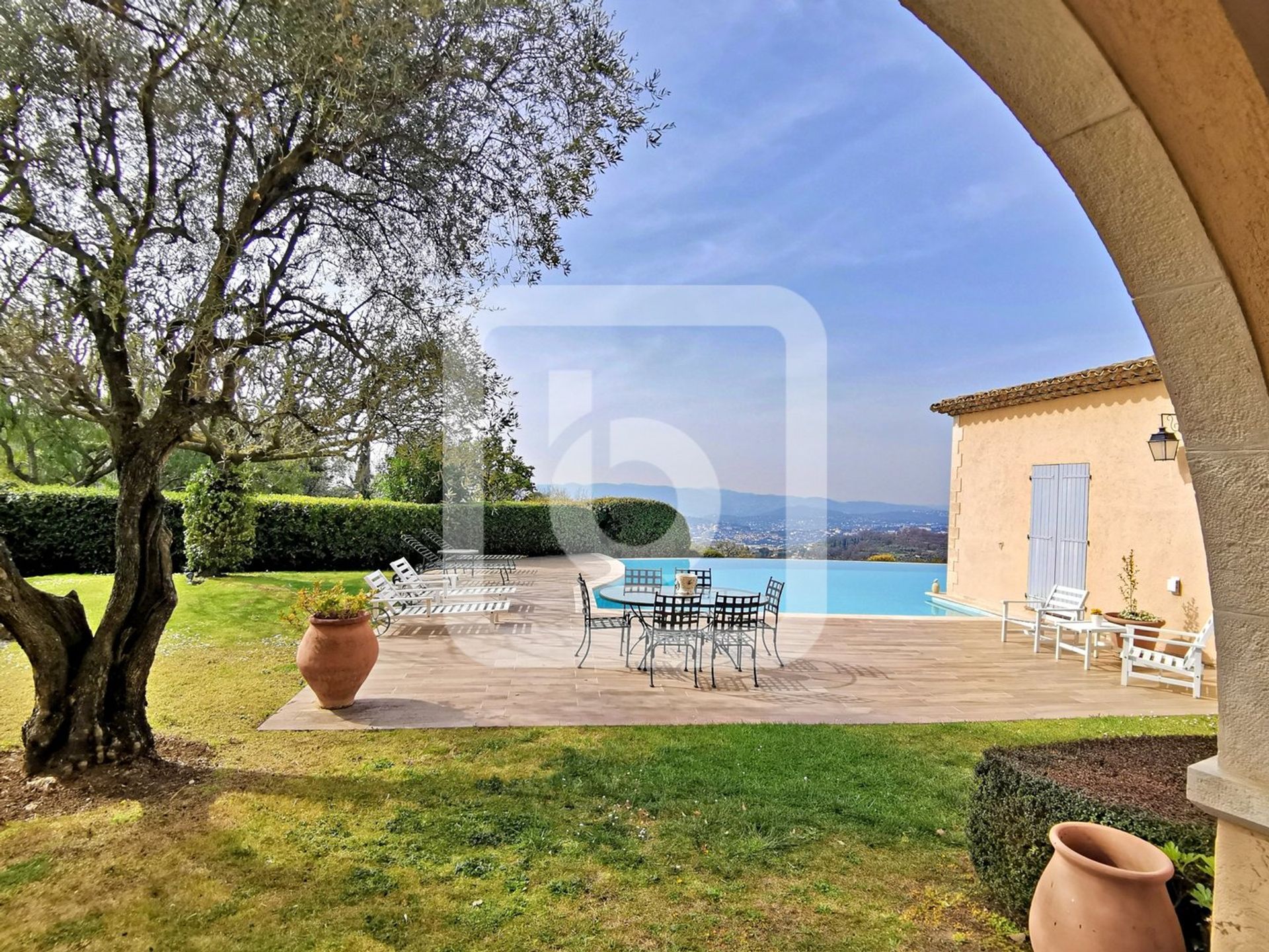 casa en Châteauneuf, Provence-Alpes-Côte d'Azur 10844804