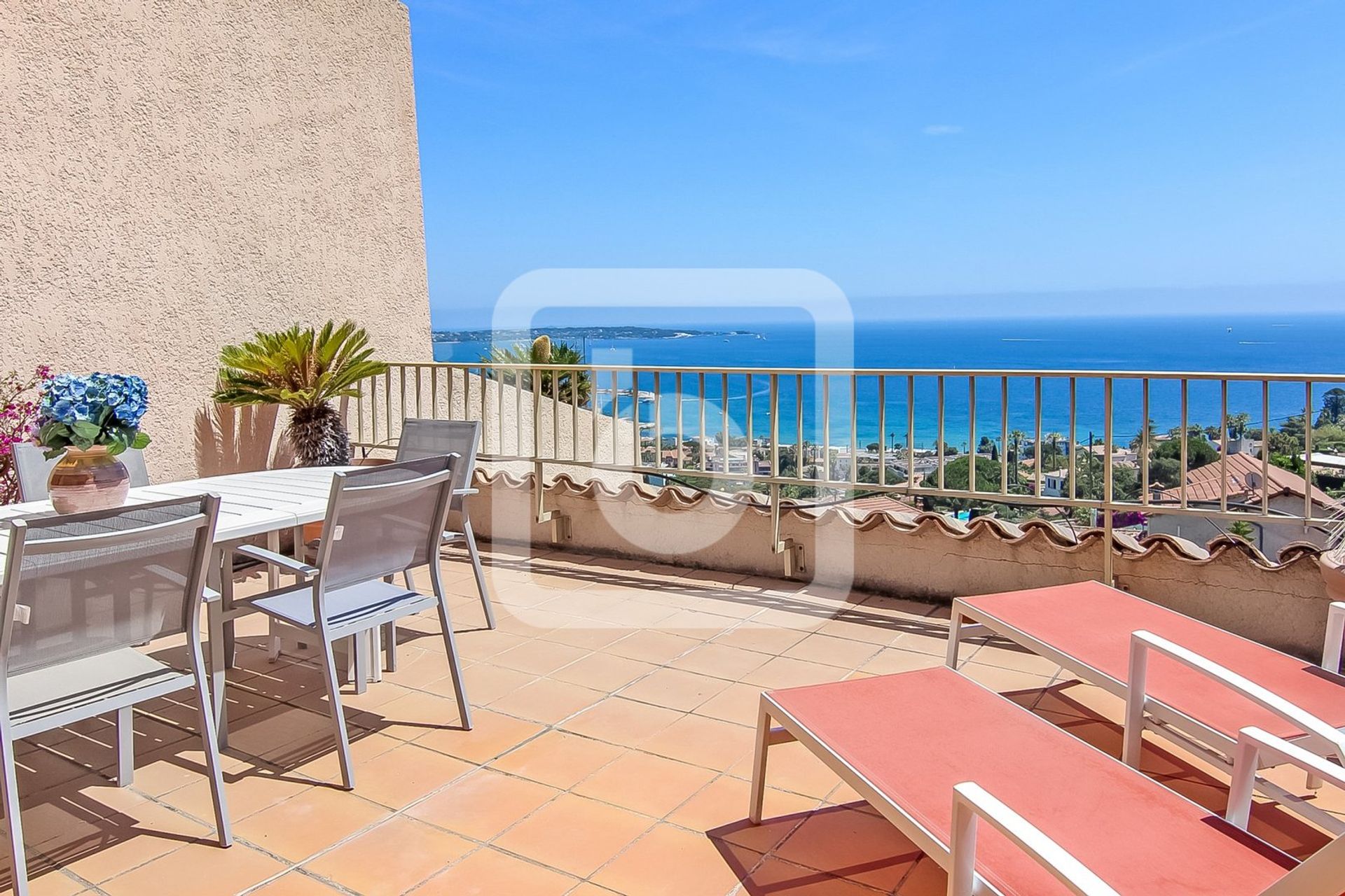 Condominium dans Vallauris, Provence-Alpes-Côte d'Azur 10844849