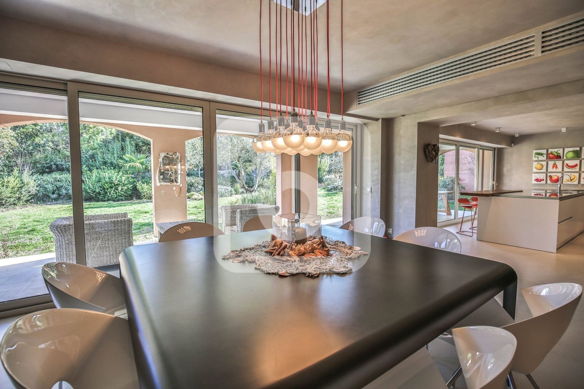 Huis in Juan-les-Pins, Provence-Alpes-Côte d'Azur 10845253