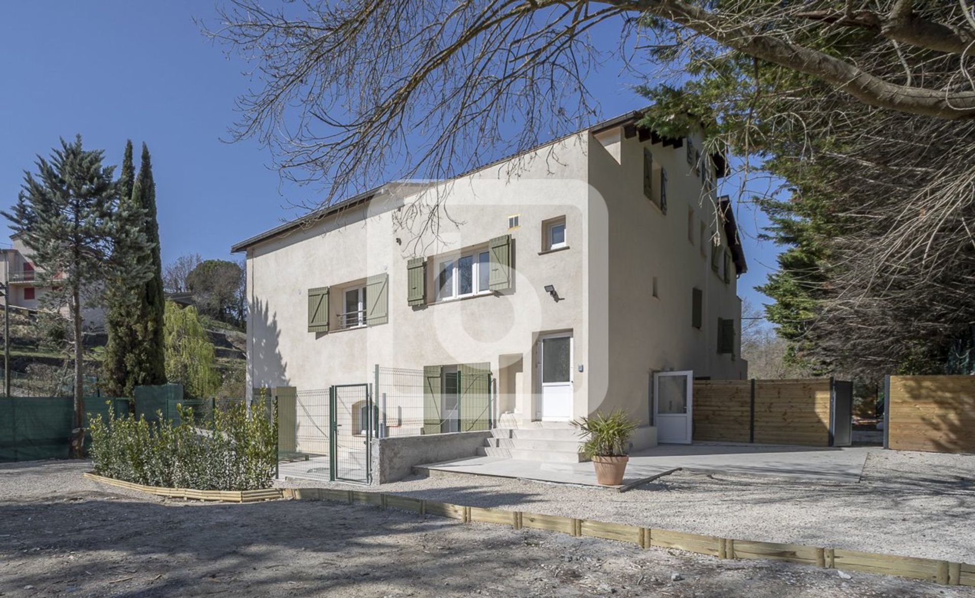 Osakehuoneisto sisään Valbonne, Provence-Alpes-Côte d'Azur 10845364