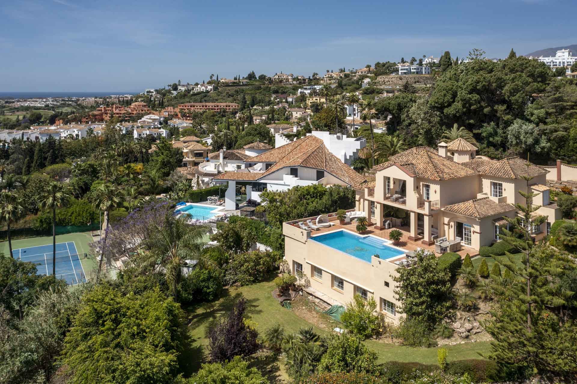 House in Benahavís, Andalucía 10845534