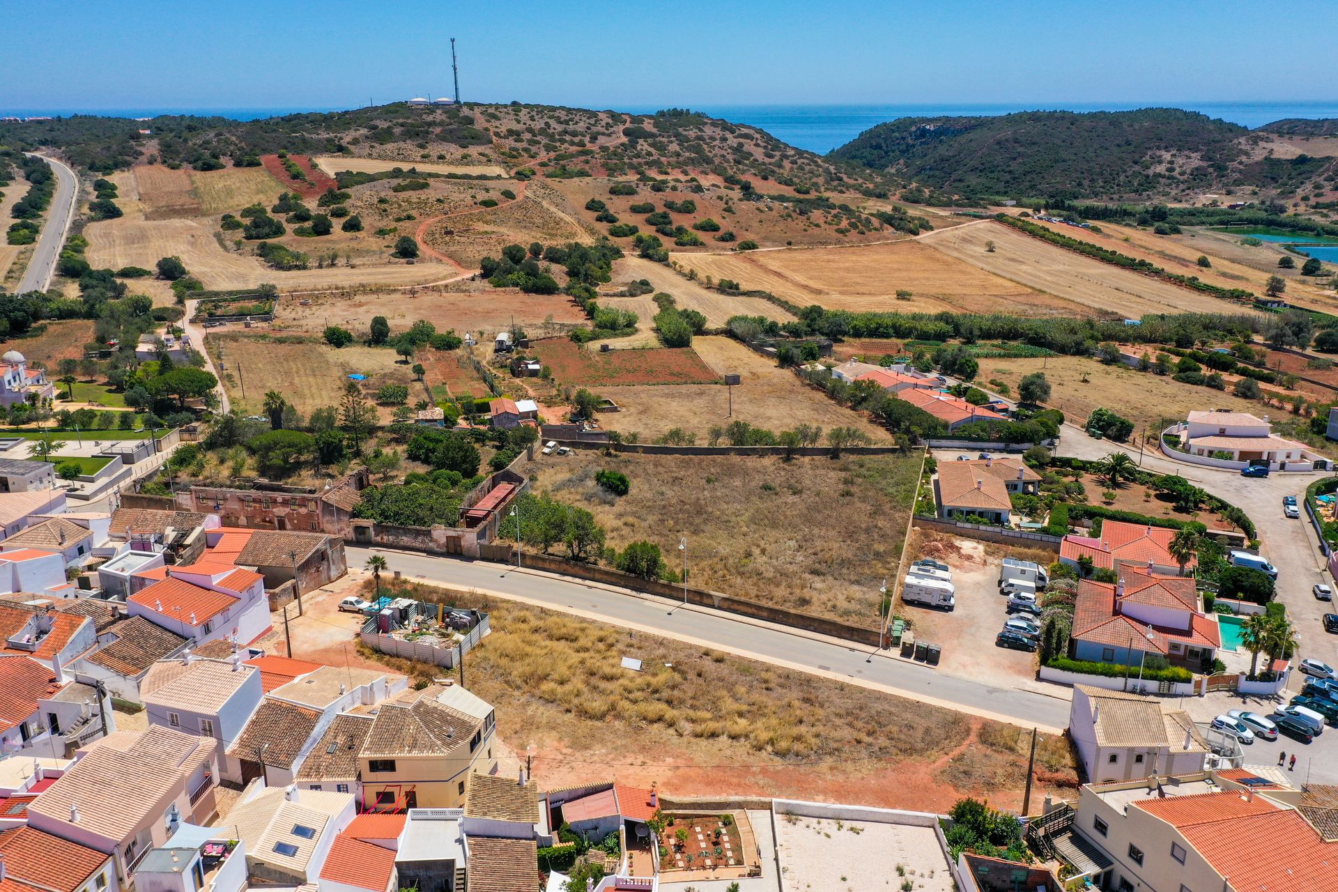 Tierra en Salema, Faro 10845597