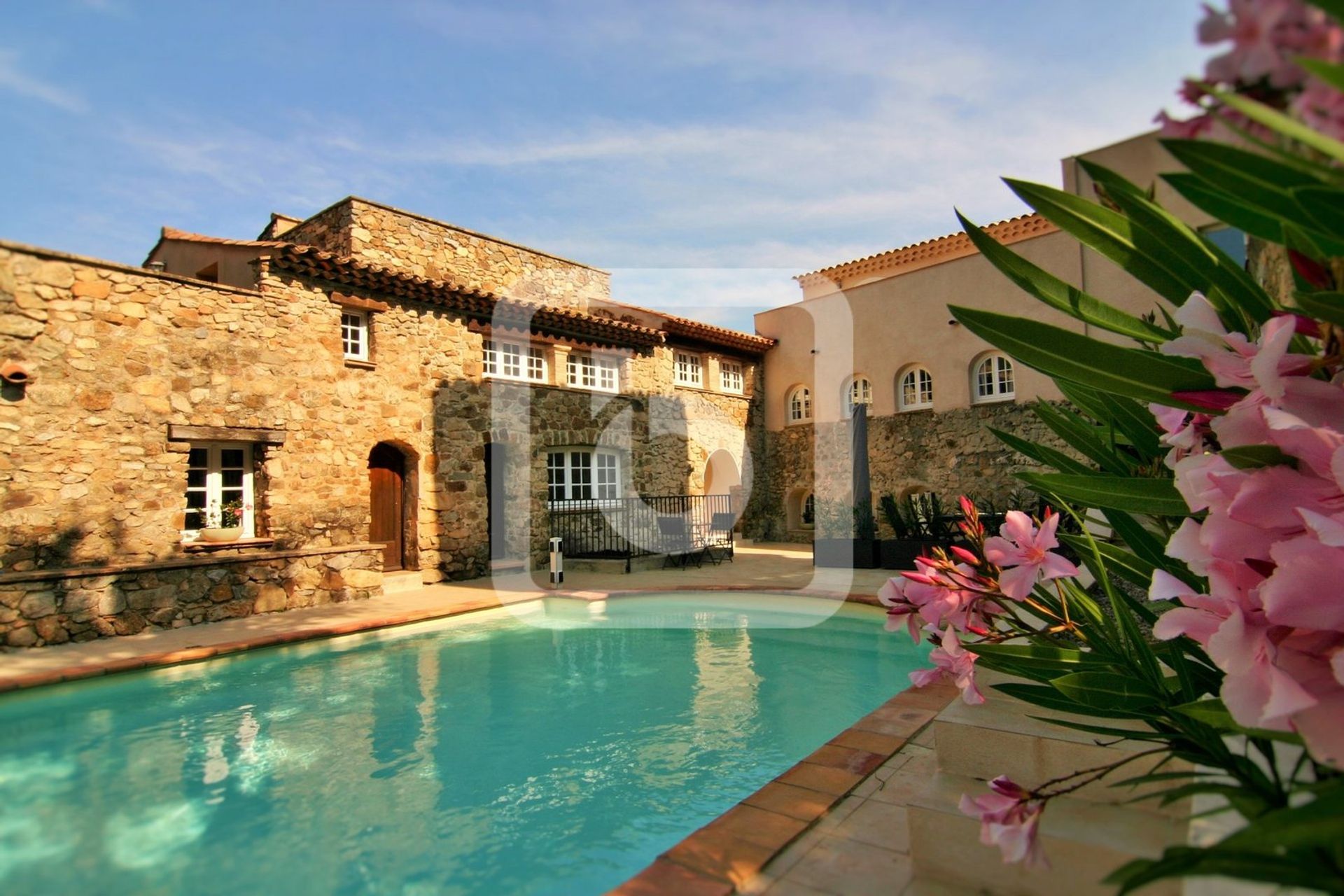 분양 아파트 에 Le Plan-de-la-Tour, Provence-Alpes-Cote d'Azur 10845749