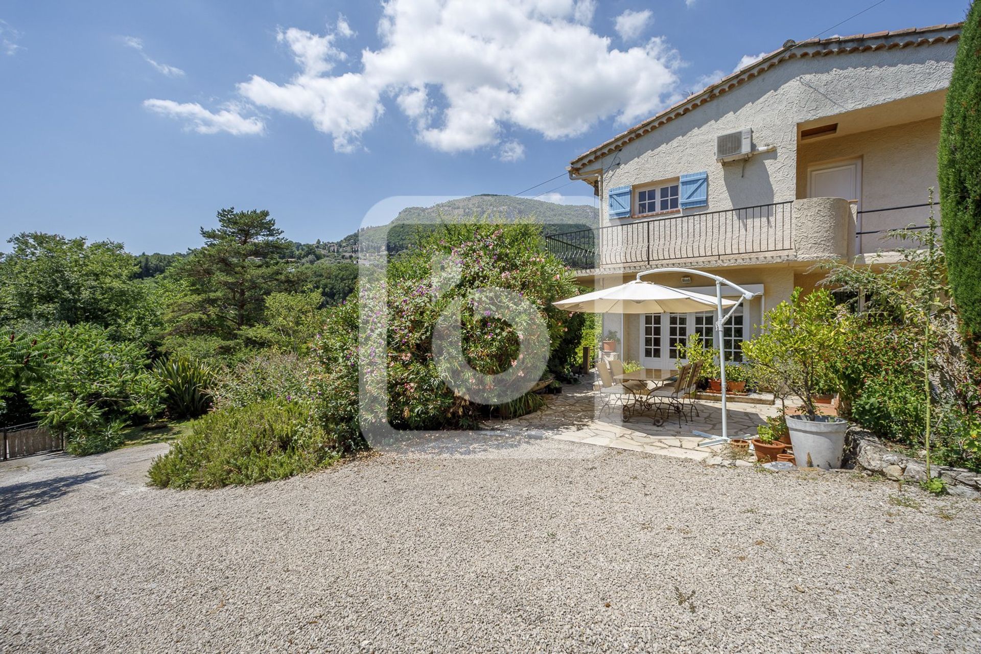 casa en Tourrettes-sur-Loup, Provenza-Alpes-Costa Azul 10845887