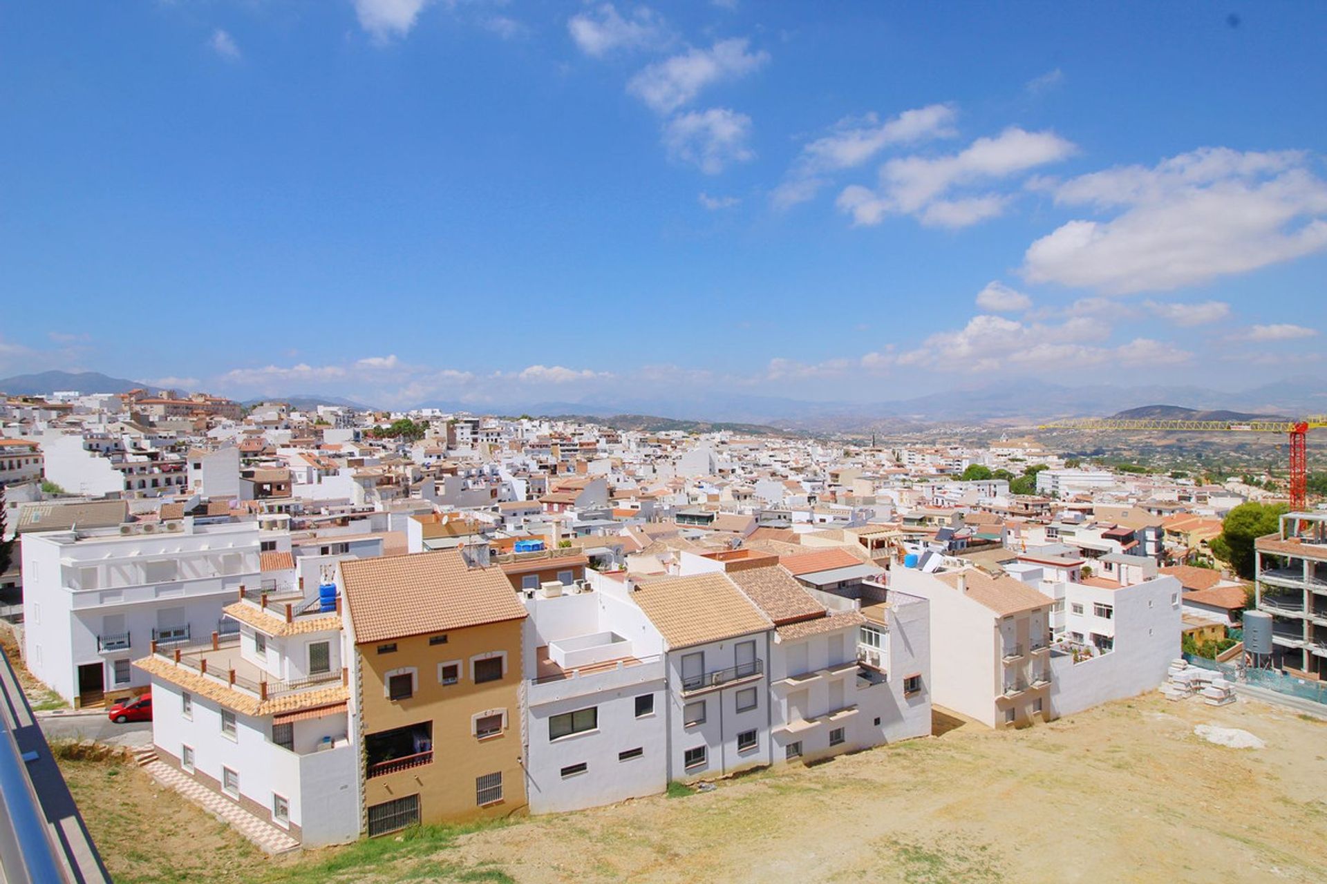 Condominium dans Alhaurín el Grande, Andalousie 10847191