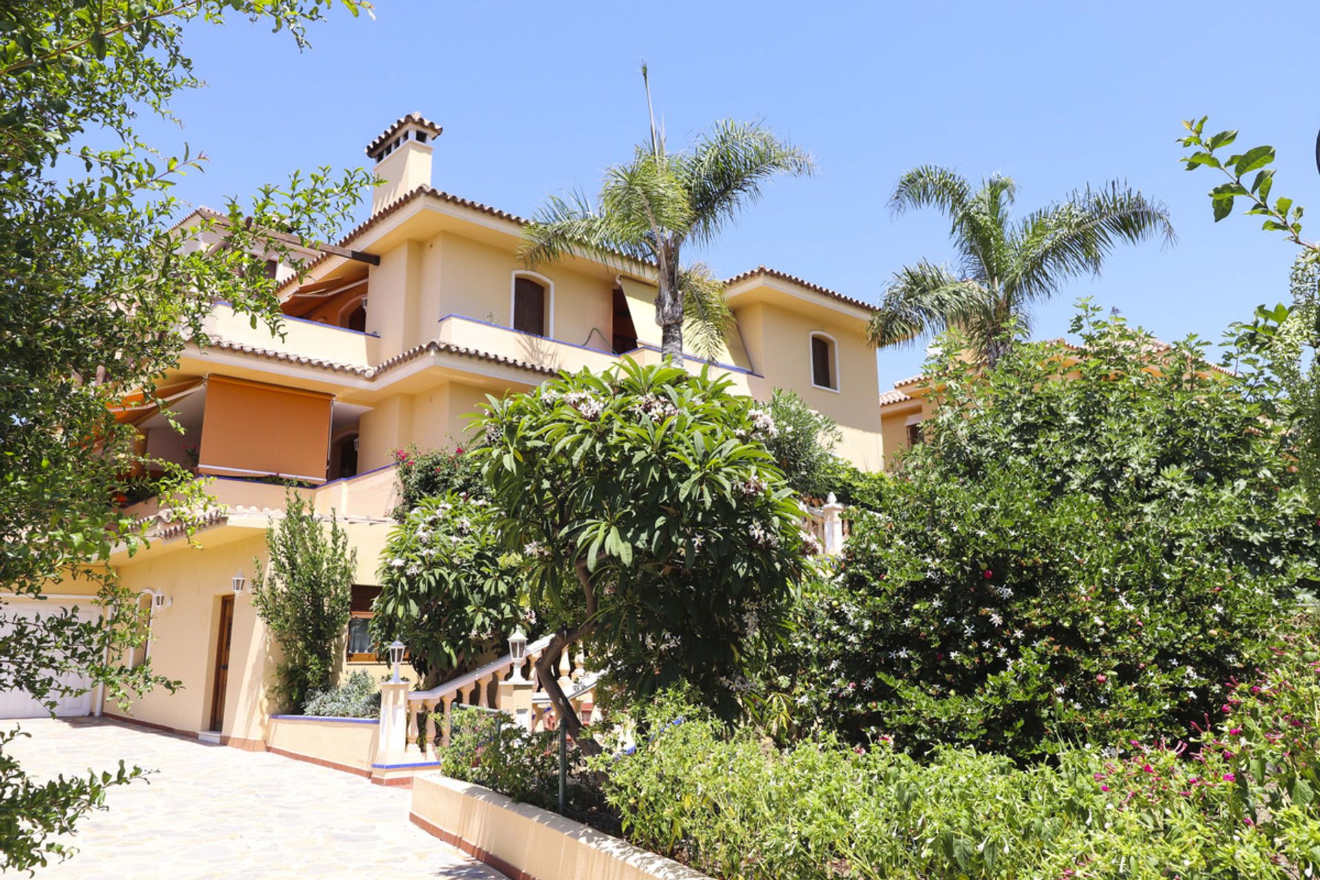 Rumah di San Pedro de Alcantara, Andalusia 10847329