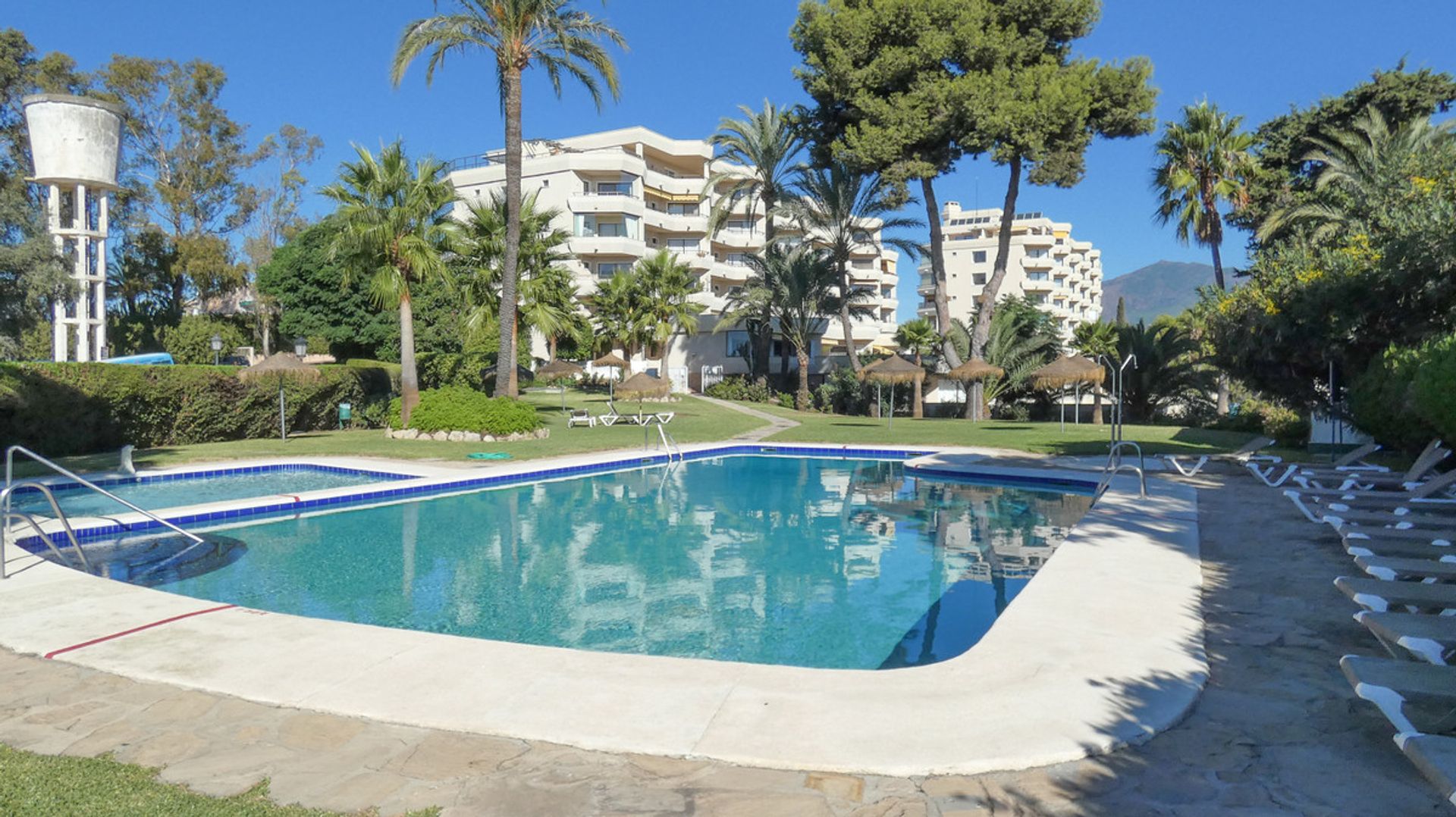 Condominio en La Atalaya, Andalucía 10847462