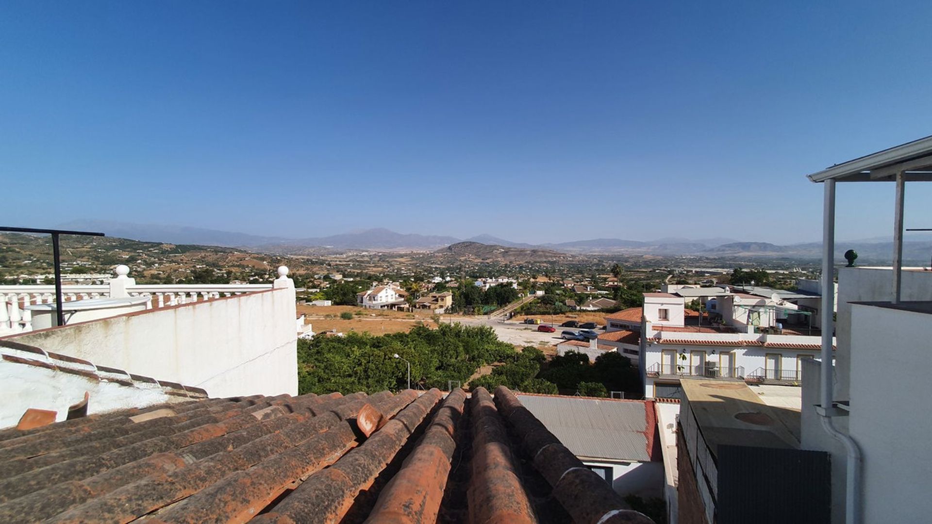 Talo sisään Alhaurin el Grande, Andalusia 10848430