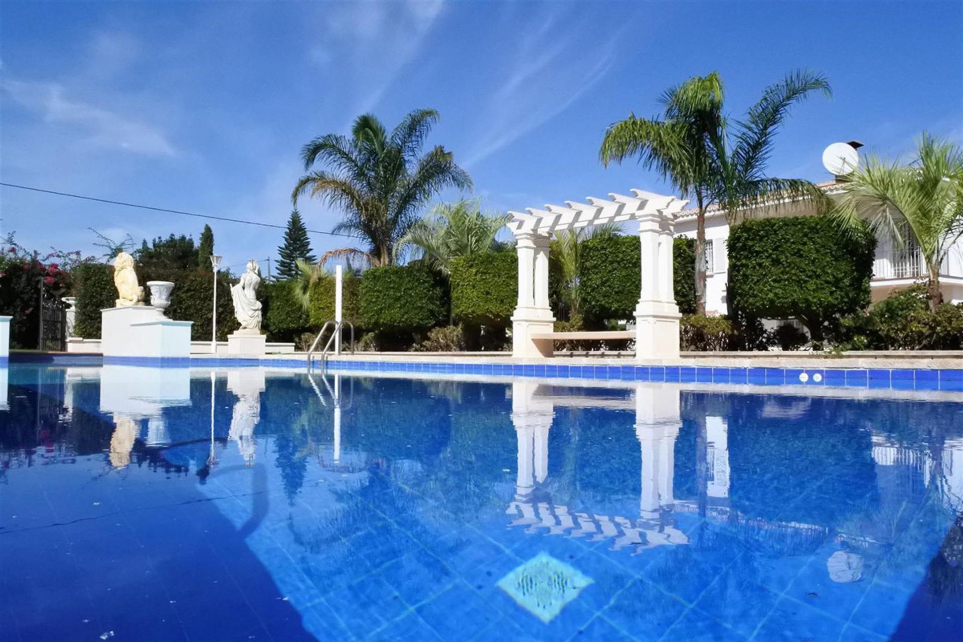 casa no Alhaurín el Grande, Andaluzia 10848645